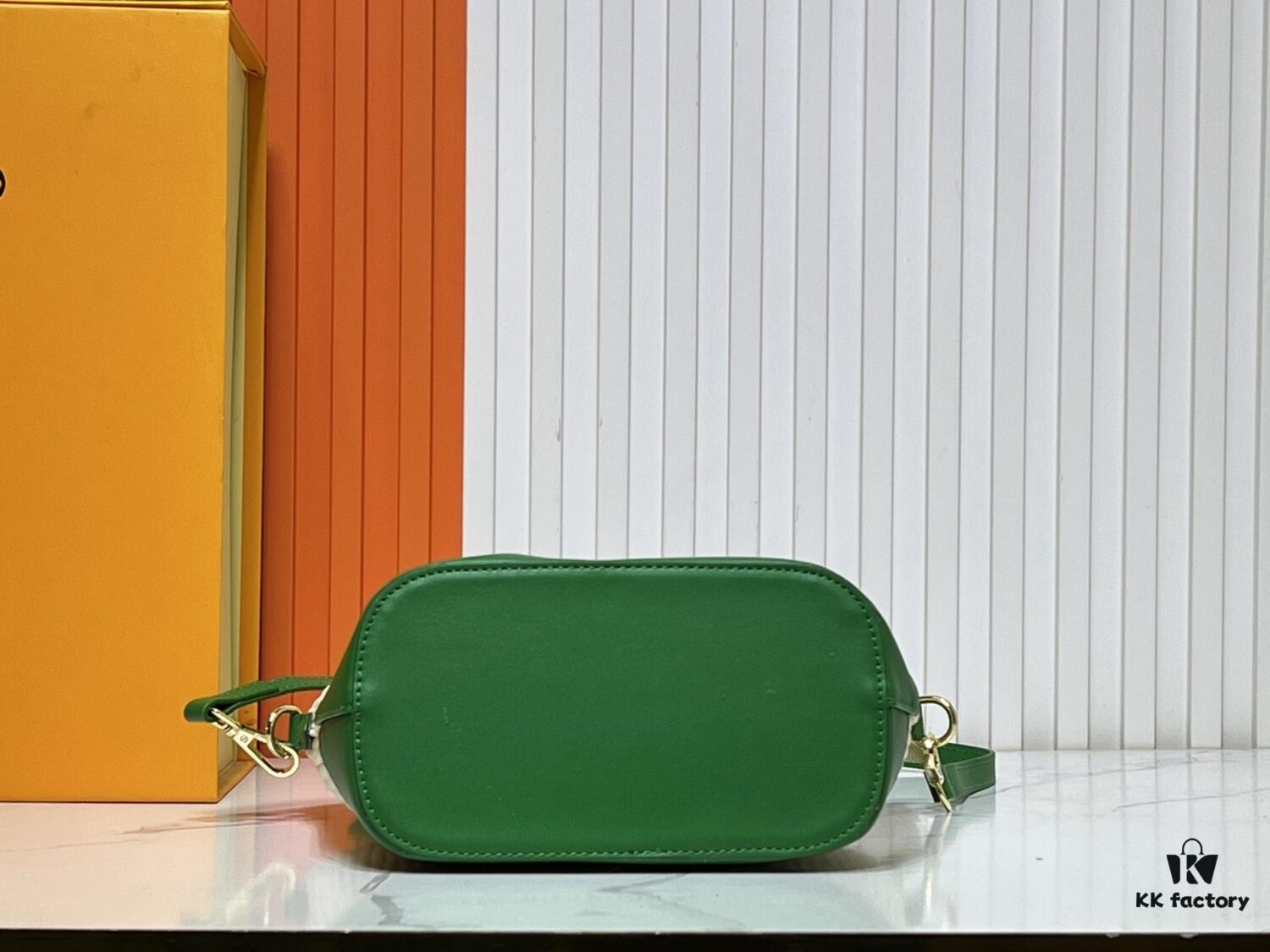 693020e312f62673a6fad7fa Upgraded Original 66588 Wallet On Chain Handbag from Louis Vuitton LV Bloom Collection