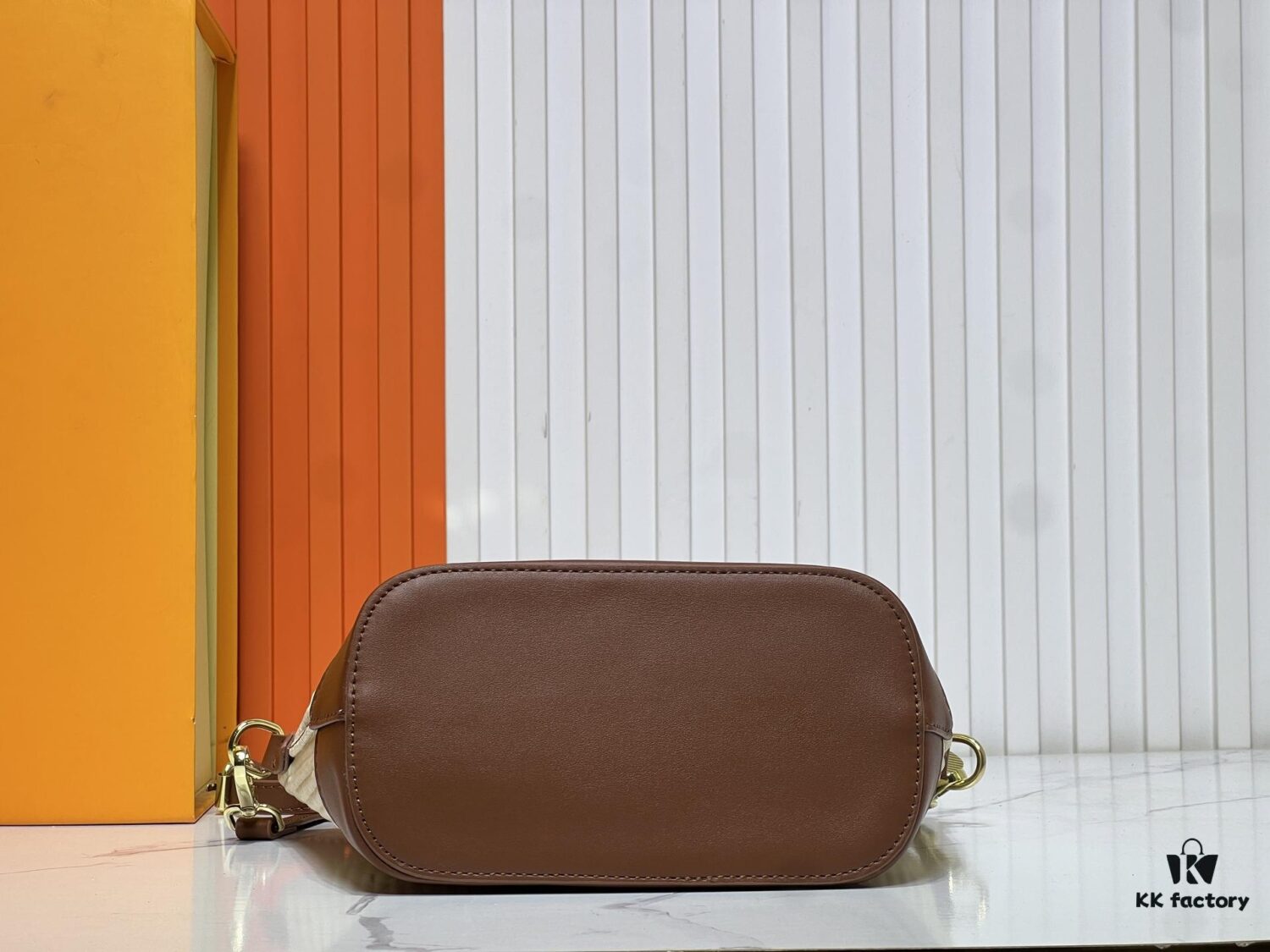 693020e912f62673a6fad801 Upgraded Original 66588 Wallet On Chain Handbag from Louis Vuitton LV Bloom Collection