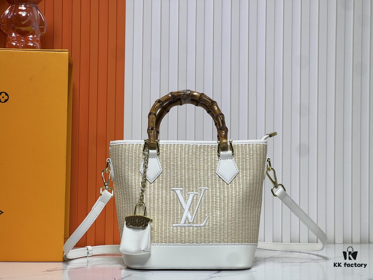 693020ed12f62673a6fad804 Upgraded Original 66588 Wallet On Chain Handbag from Louis Vuitton LV Bloom Collection