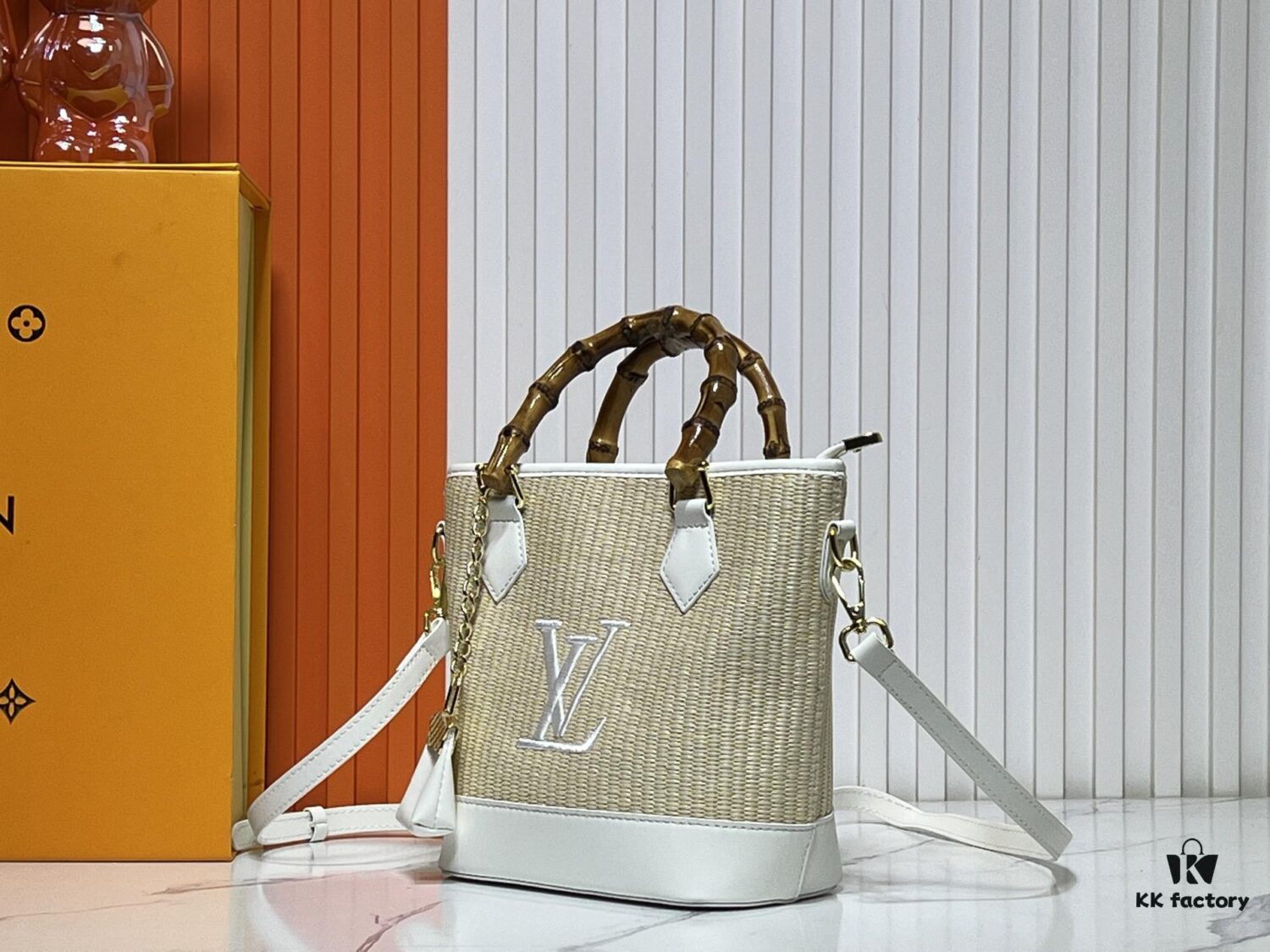 693020f212f62673a6fad809 Upgraded Original 66588 Wallet On Chain Handbag from Louis Vuitton LV Bloom Collection