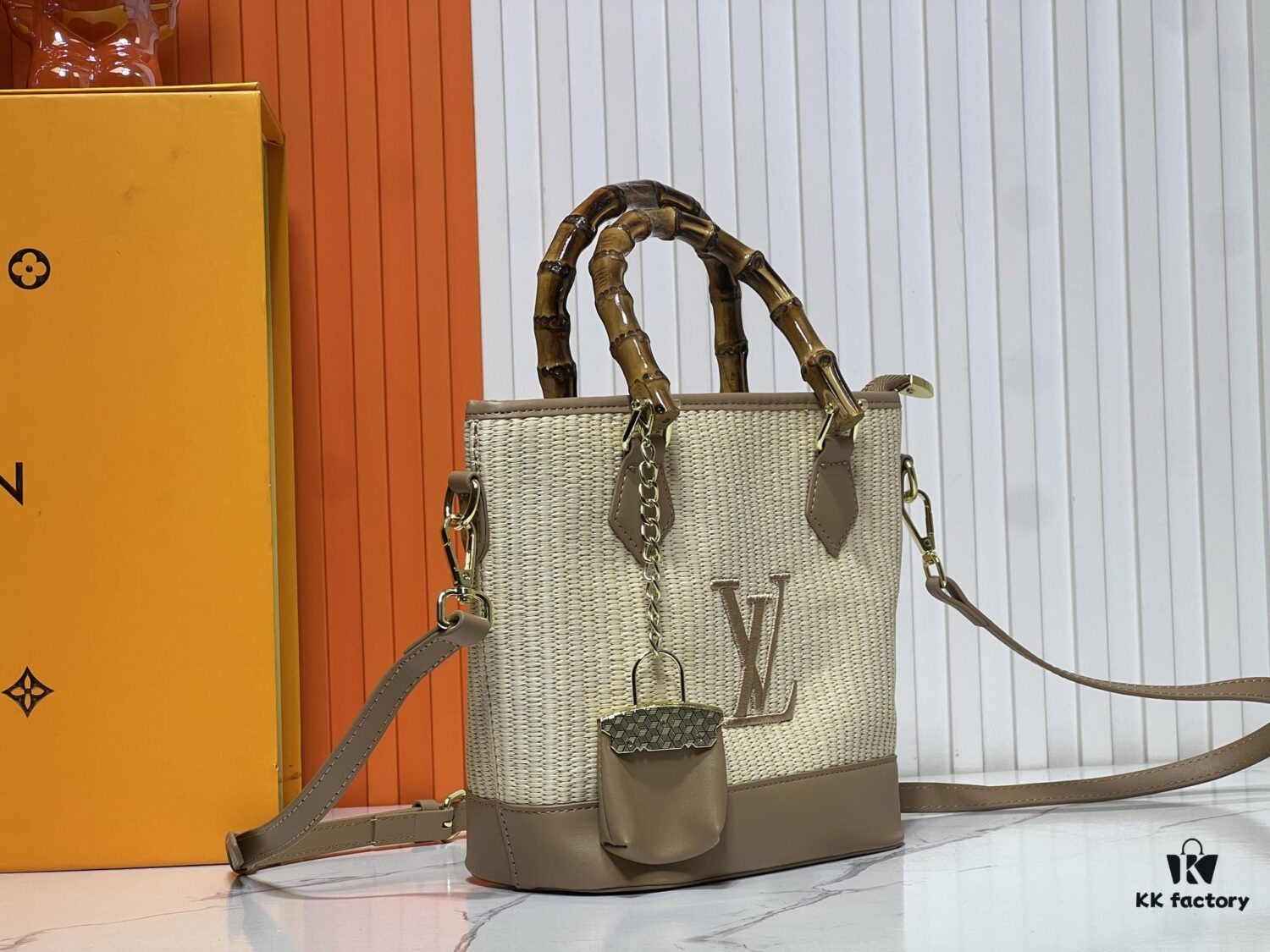 693020f812f62673a6fad810 Upgraded Original 66588 Wallet On Chain Handbag from Louis Vuitton LV Bloom Collection
