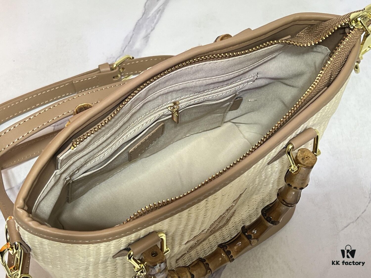 693020fc12f62673a6fad813 Upgraded Original 66588 Wallet On Chain Handbag from Louis Vuitton LV Bloom Collection