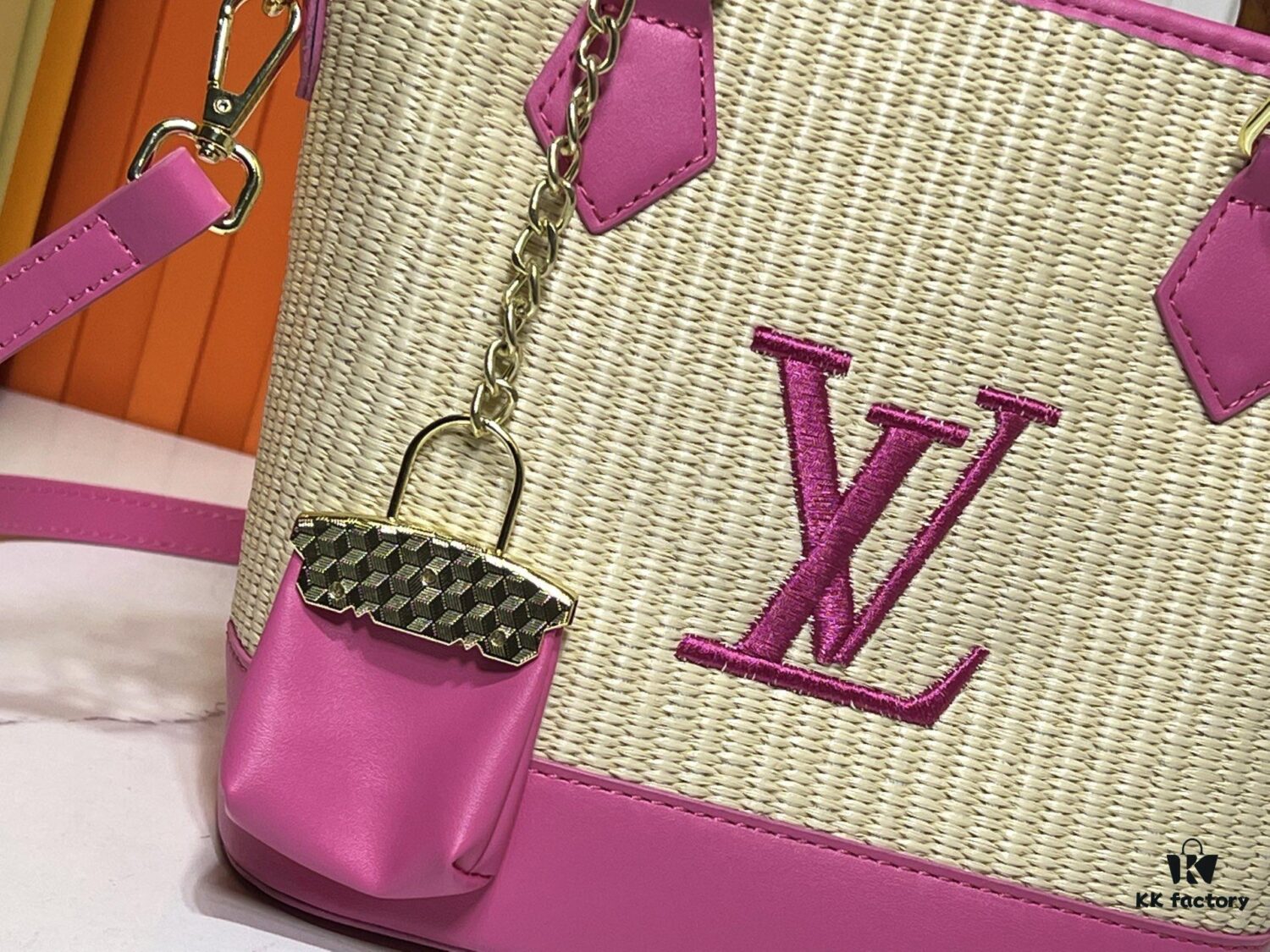 6930210e12f62673a6fad827 Upgraded Original 66588 Wallet On Chain Handbag from Louis Vuitton LV Bloom Collection