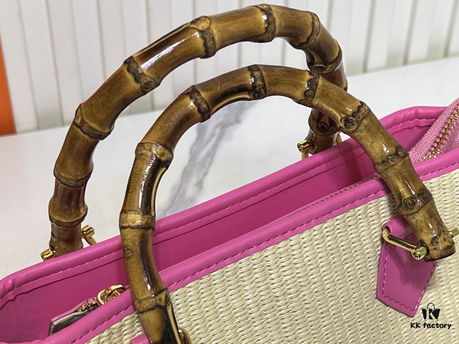 6930211312f62673a6fad82b Upgraded Original 66588 Wallet On Chain Handbag from Louis Vuitton LV Bloom Collection