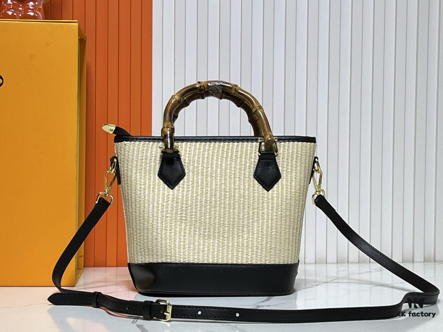 6930211912f62673a6fad832 Upgraded Original 66588 Wallet On Chain Handbag from Louis Vuitton LV Bloom Collection