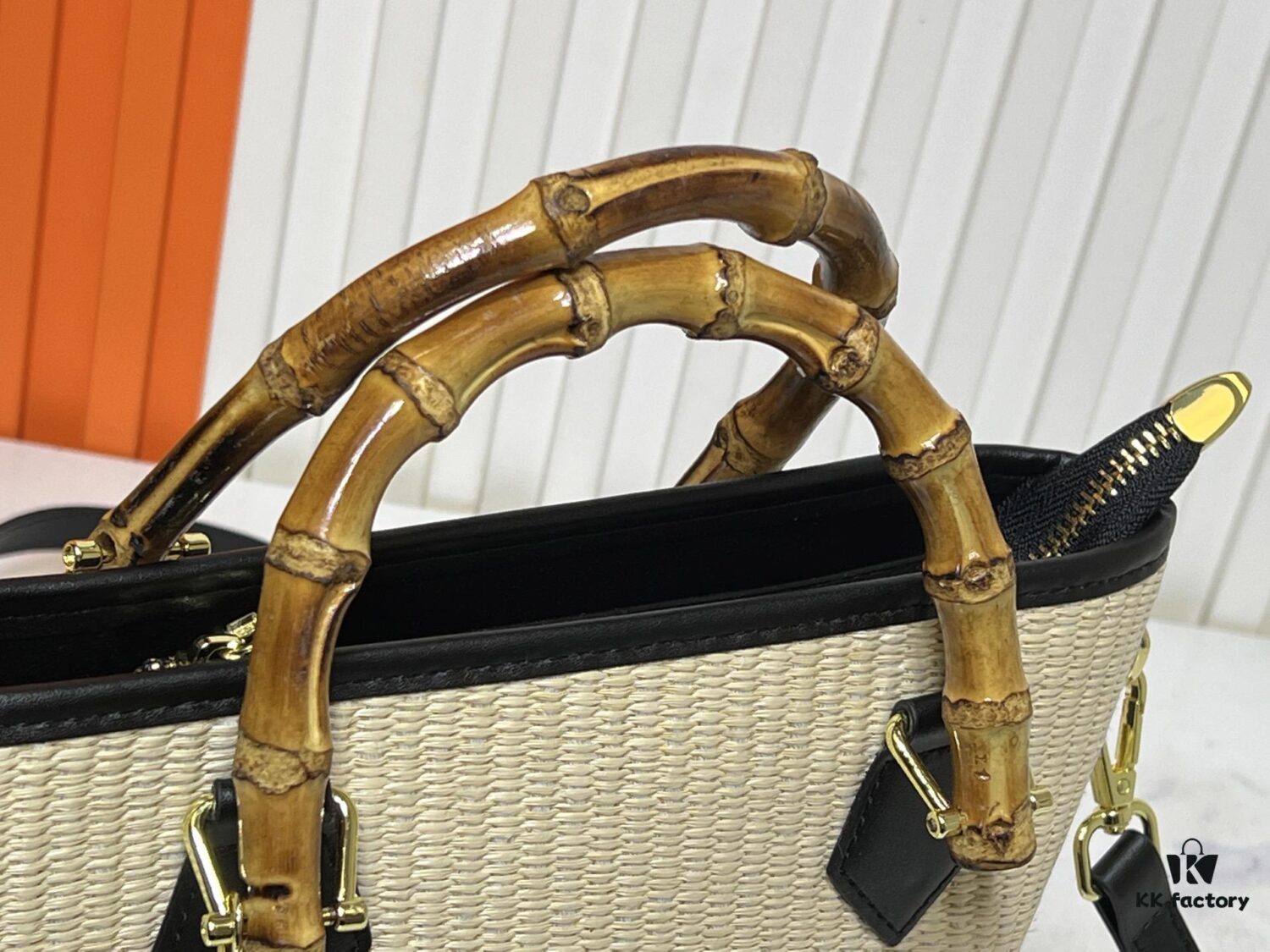 6930211a12f62673a6fad833 Upgraded Original 66588 Wallet On Chain Handbag from Louis Vuitton LV Bloom Collection