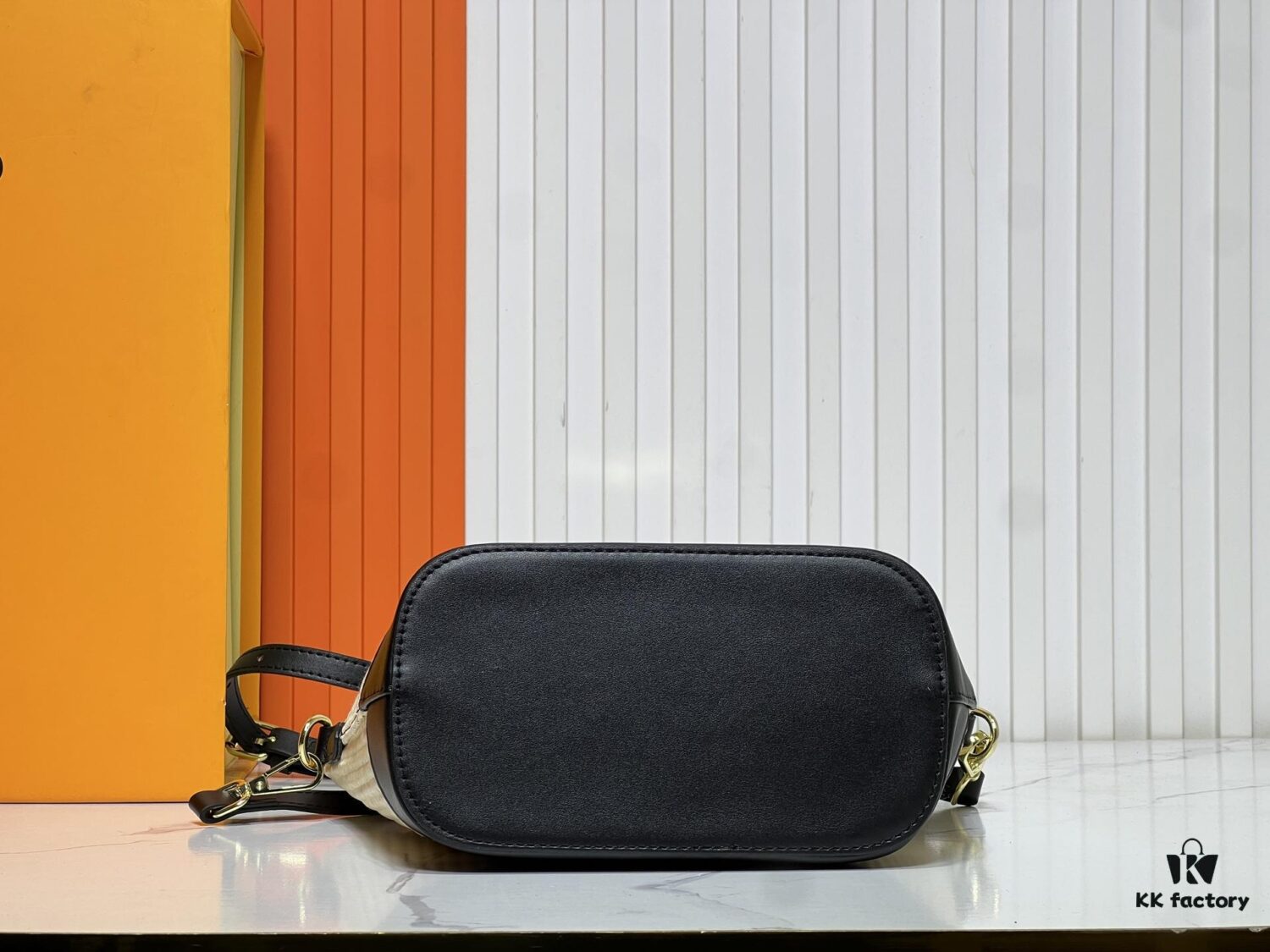 6930211b12f62673a6fad834 Upgraded Original 66588 Wallet On Chain Handbag from Louis Vuitton LV Bloom Collection