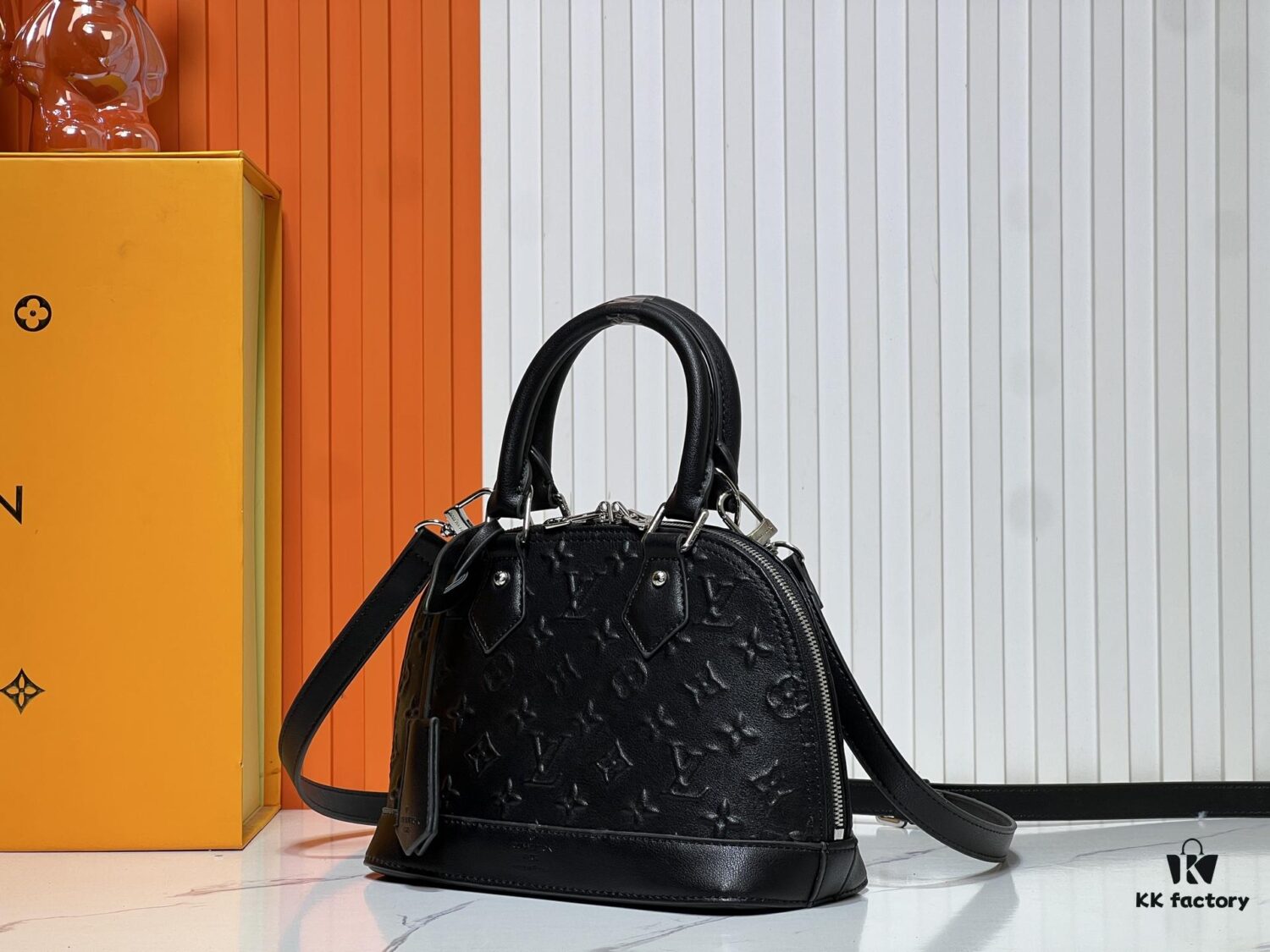 6930217412f62673a6fad89f Black Relief M53152 M90611 M82717 Louis Vuitton Alma Bridge Bag