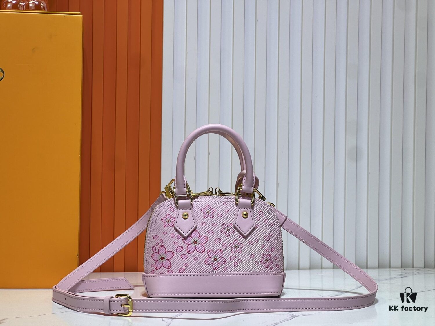 6930217e12f62673a6fad8ae Murakami Takashi Cherry Blossom M13104 M53152 M13670 Louis Vuitton Alma Bag