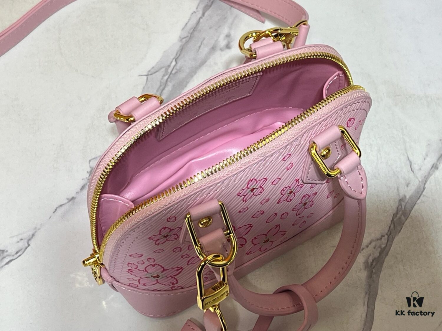6930218112f62673a6fad8af Murakami Takashi Cherry Blossom M13104 M53152 M13670 Louis Vuitton Alma Bag