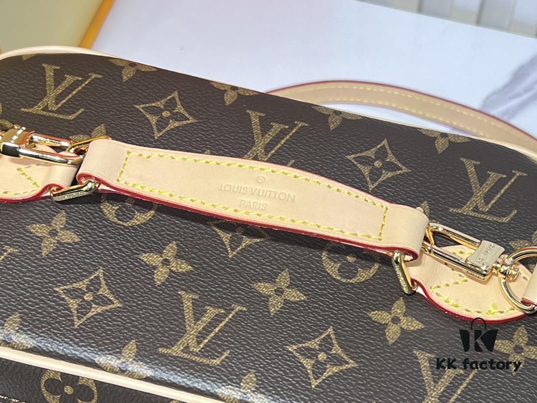 6930228e12f62673a6fad9c7 Upgraded Original ✨M42265 This elegant toiletry bag, inspired by the iconic Nice pouch, is a stylish choice for carrying essential beauty items. The hidden zip pocket inside the flap is perfect for storing particularly valuable personal belongings.