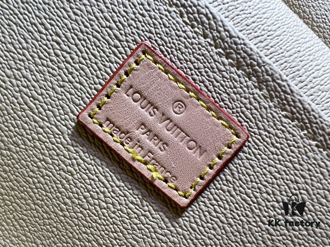 6930229212f62673a6fad9ca Upgraded Original ✨M42265 This elegant toiletry bag, inspired by the iconic Nice pouch, is a stylish choice for carrying essential beauty items. The hidden zip pocket inside the flap is perfect for storing particularly valuable personal belongings.