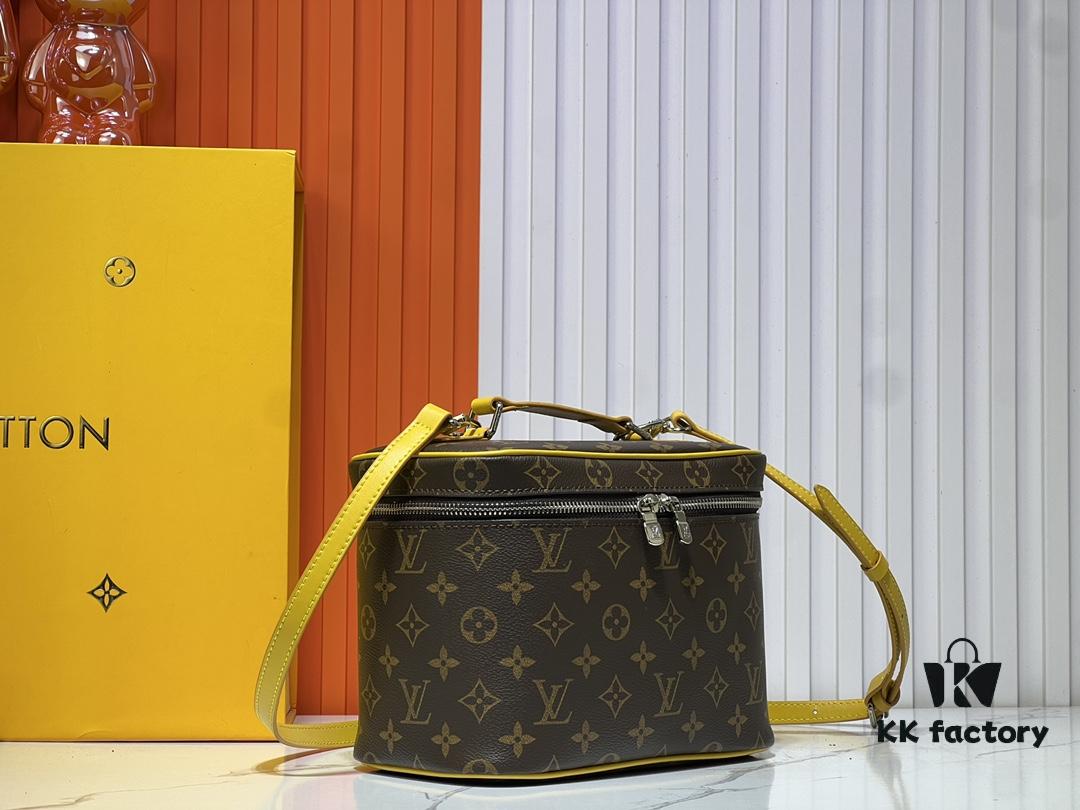 6930229412f62673a6fad9cd Upgraded Original ✨M42265 This style, inspired by the iconic Nice cosmetic pouch, features an elegant wash bag that is a personalized choice for carrying essential beauty items. The hidden zip pocket inside the flap securely stores particularly valuable personal belongings.