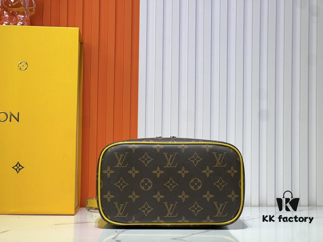 6930229712f62673a6fad9cf Upgraded Original ✨M42265 This style, inspired by the iconic Nice cosmetic pouch, features an elegant wash bag that is a personalized choice for carrying essential beauty items. The hidden zip pocket inside the flap securely stores particularly valuable personal belongings.
