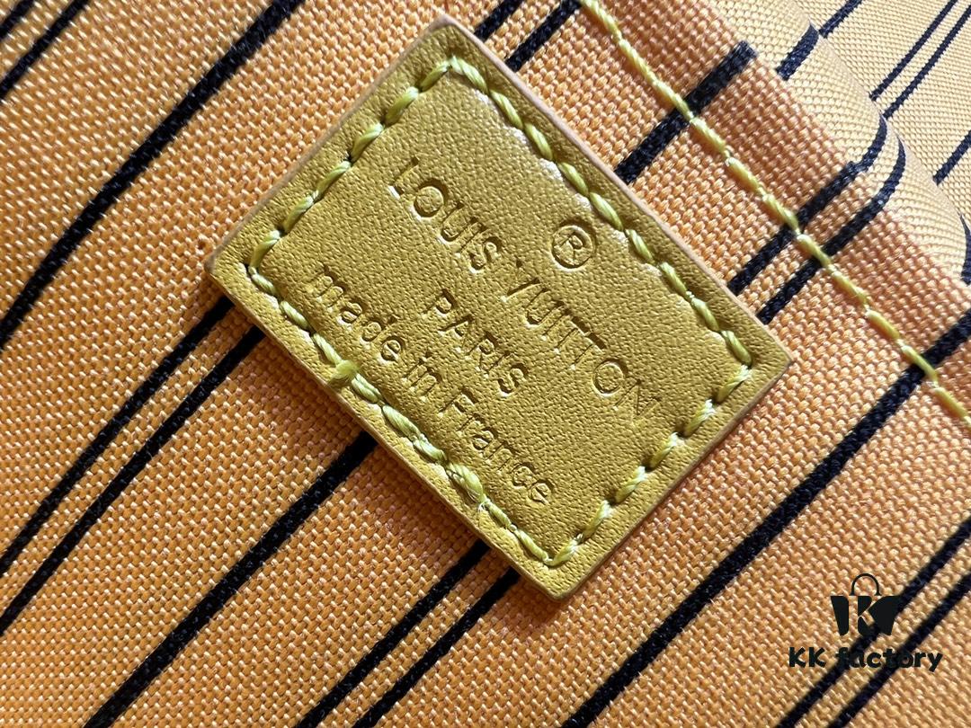 6930229a12f62673a6fad9d1 Upgraded Original ✨M42265 This style, inspired by the iconic Nice cosmetic pouch, features an elegant wash bag that is a personalized choice for carrying essential beauty items. The hidden zip pocket inside the flap securely stores particularly valuable personal belongings.