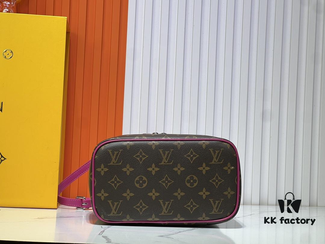 693022a212f62673a6fad9d6 Upgraded Original ✨M42265 This elegant toiletry bag, inspired by the iconic Nice pouch, offers a stylish way to carry essential beauty items. The hidden zip pocket inside the flap is perfect for storing particularly valuable personal belongings.