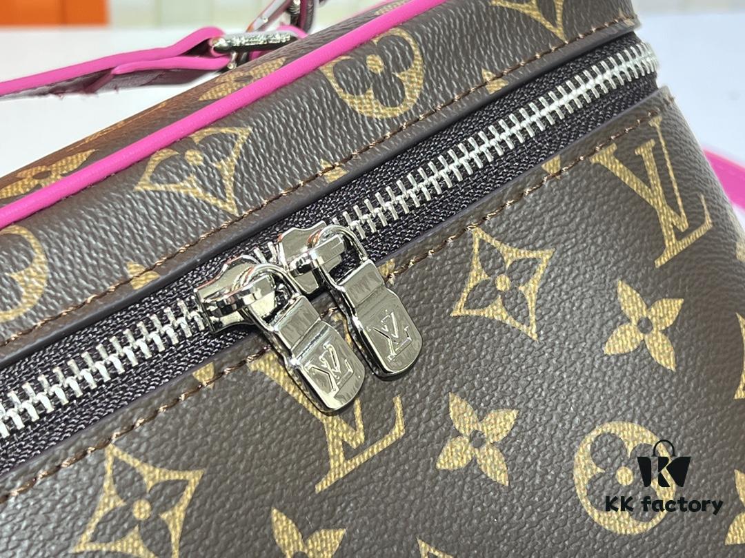 693022a612f62673a6fad9d9 Upgraded Original ✨M42265 This elegant toiletry bag, inspired by the iconic Nice pouch, offers a stylish way to carry essential beauty items. The hidden zip pocket inside the flap is perfect for storing particularly valuable personal belongings.