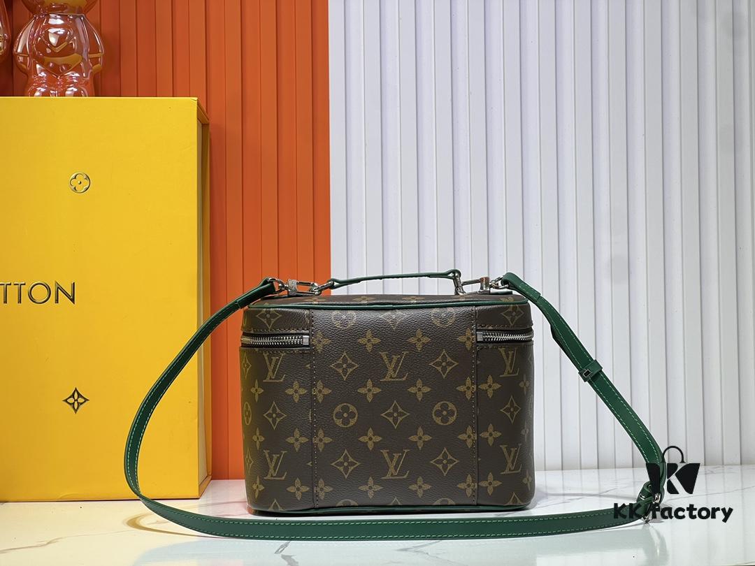 693022ad12f62673a6fad9de Upgraded Original ✨M42265 This elegant toiletry bag, inspired by the iconic Nice pouch, is a stylish choice for carrying essential beauty items. The concealed zip pocket inside the flap provides secure storage for particularly valuable personal belongings.