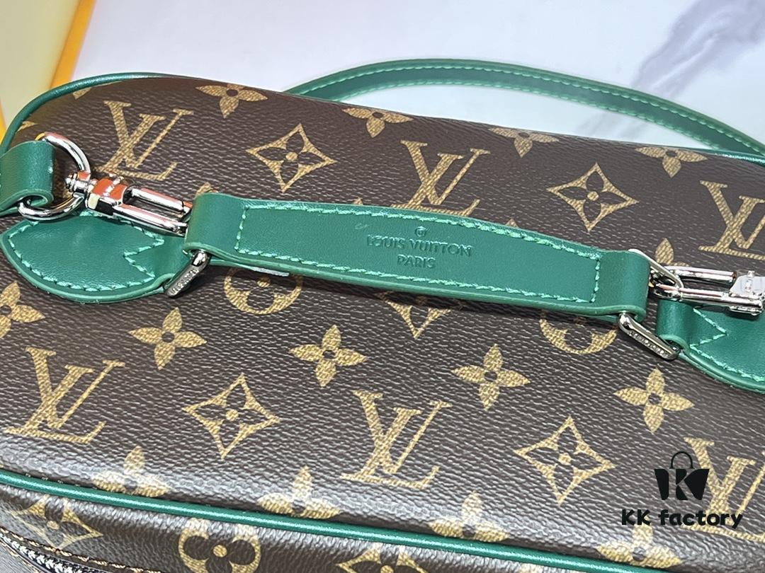 693022b112f62673a6fad9e0 Upgraded Original ✨M42265 This elegant toiletry bag, inspired by the iconic Nice pouch, is a stylish choice for carrying essential beauty items. The concealed zip pocket inside the flap provides secure storage for particularly valuable personal belongings.