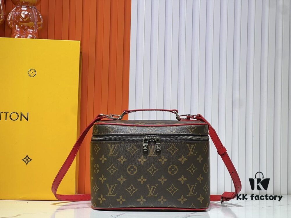 693022c312f62673a6fad9ee Upgraded Original ✨M42265 This elegant toiletry bag, inspired by the iconic Nice pouch, is a stylish choice for carrying essential beauty items. The hidden zip pocket on the inside of the flap provides secure storage for particularly valuable personal belongings.