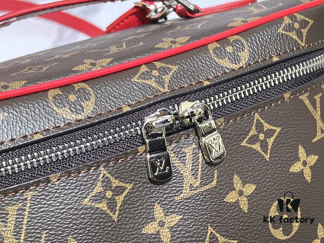 693022d612f62673a6fad9f5 Upgraded Original ✨M42265 This elegant toiletry bag, inspired by the iconic Nice pouch, is a stylish choice for carrying essential beauty items. The hidden zip pocket on the inside of the flap provides secure storage for particularly valuable personal belongings.