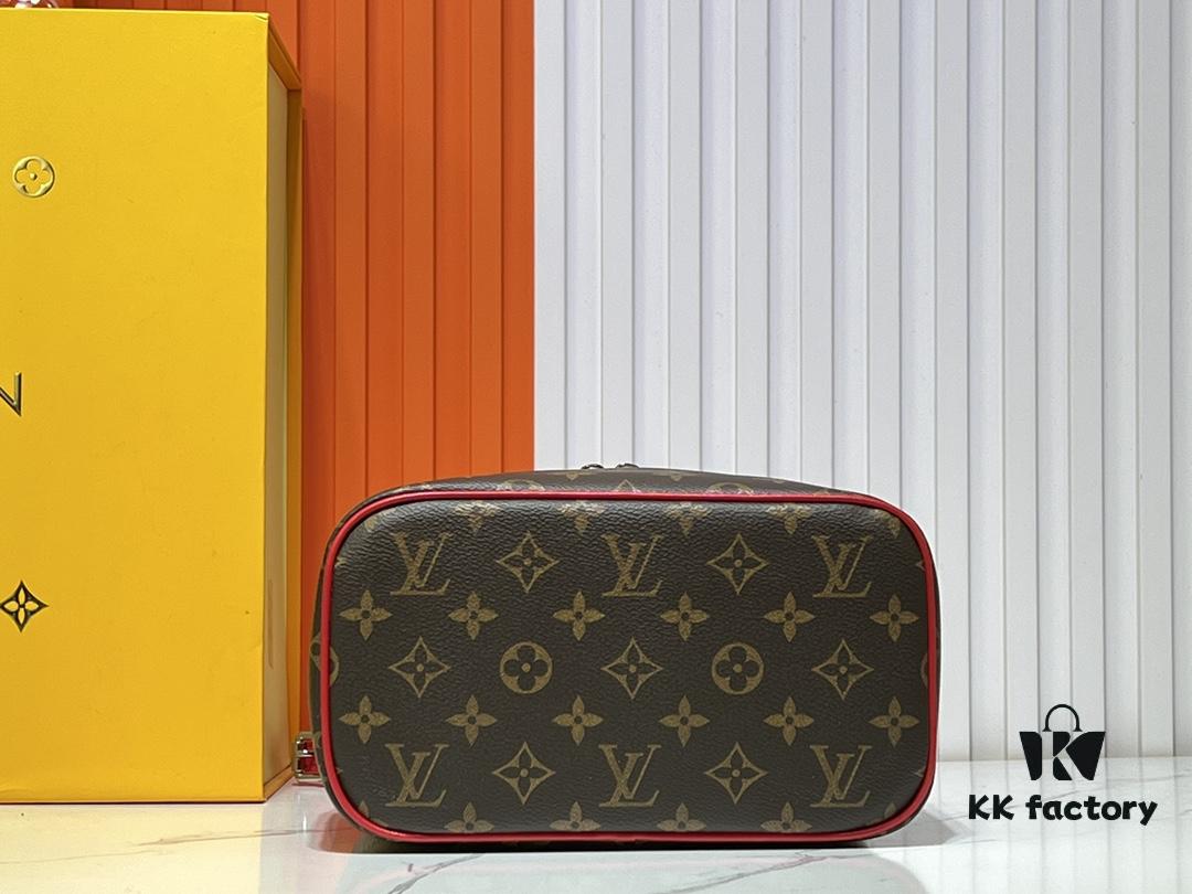 693022e312f62673a6fad9f9 Upgraded Original ✨M42265 This elegant toiletry bag, inspired by the iconic Nice pouch, is a stylish choice for carrying essential beauty items. The hidden zip pocket on the inside of the flap provides secure storage for particularly valuable personal belongings.