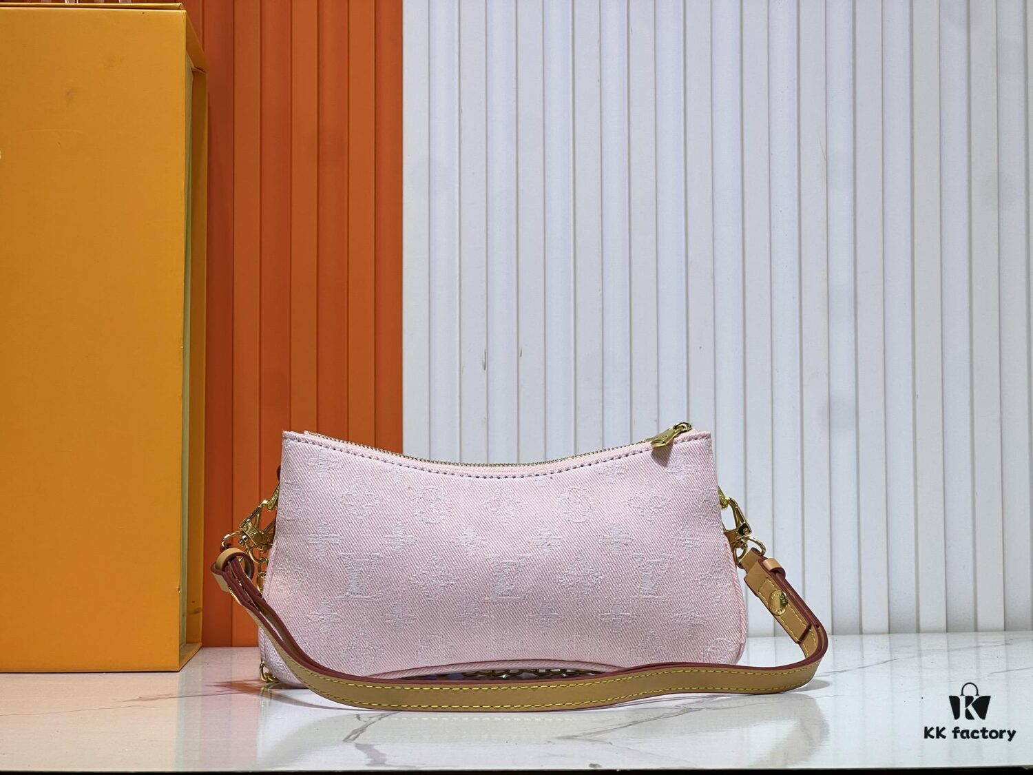 M83532 M14159 Pink Denim Monogram New Denim Liv Pochette