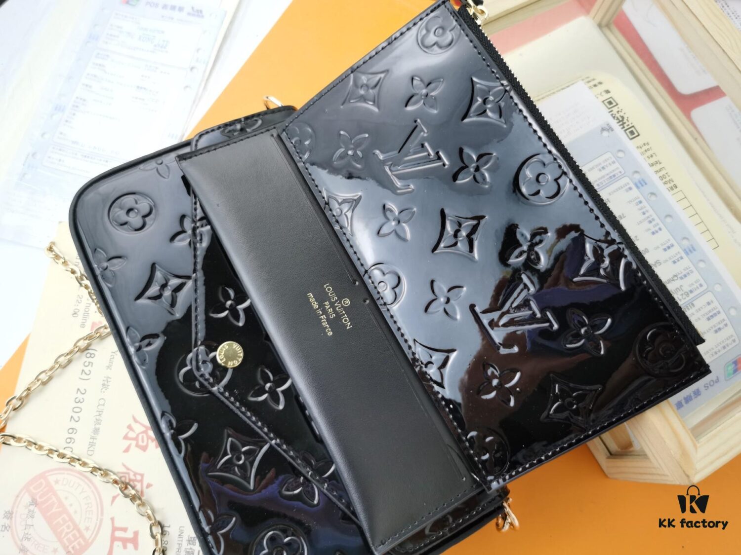 6930235f12f62673a6fada7a Replica High-Quality Full Steel Hardware Embossed Patent Leather Louis Vuitton Felicie Handbag