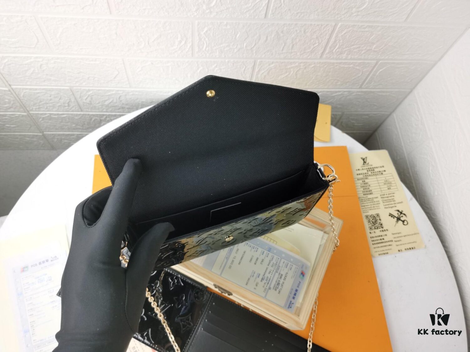 6930236512f62673a6fada7d Replica High-Quality Full Steel Hardware Embossed Patent Leather Louis Vuitton Felicie Handbag