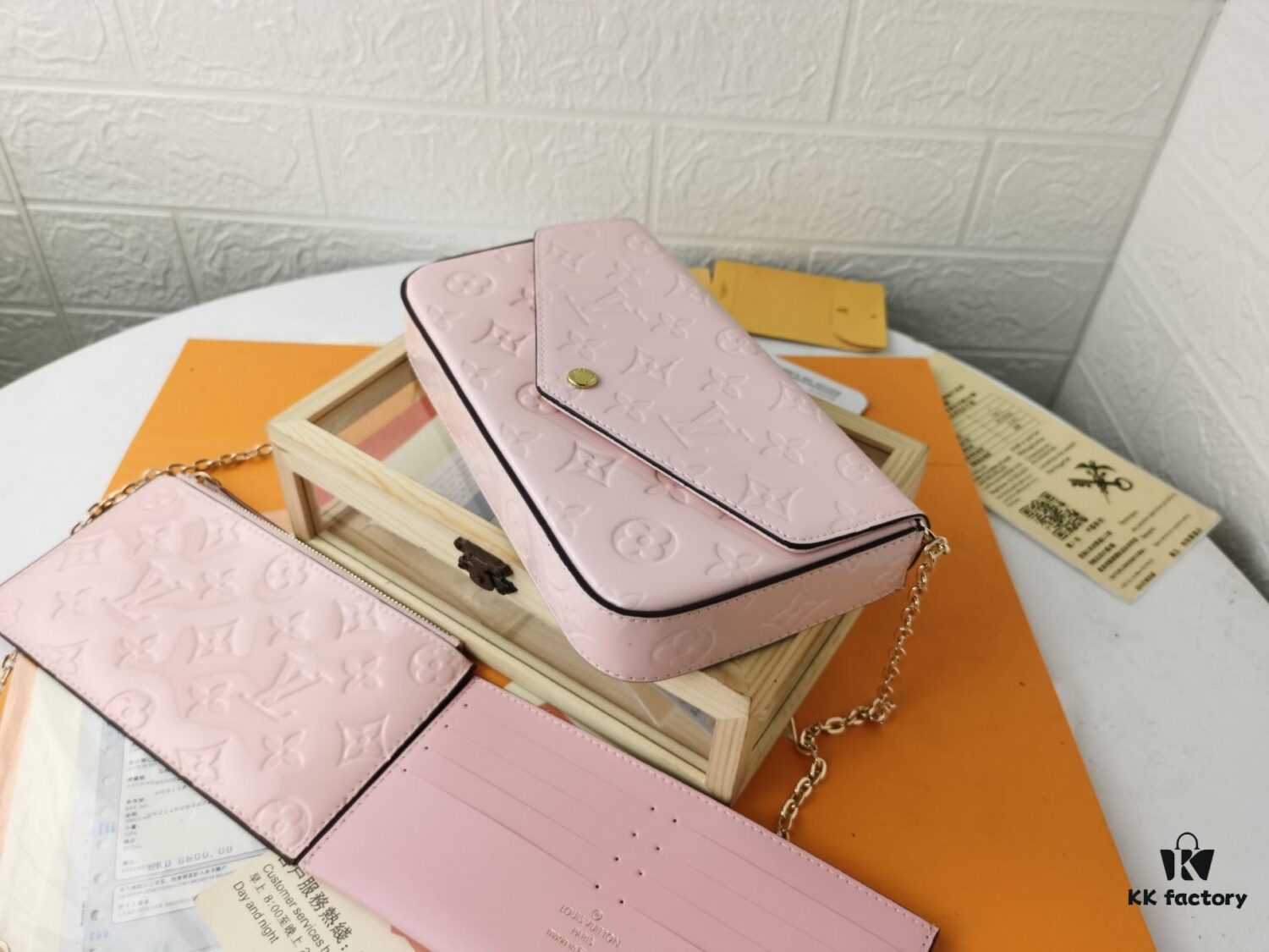Replica High-Quality Full Steel Hardware Embossed Patent Leather Louis Vuitton Felicie Handbag