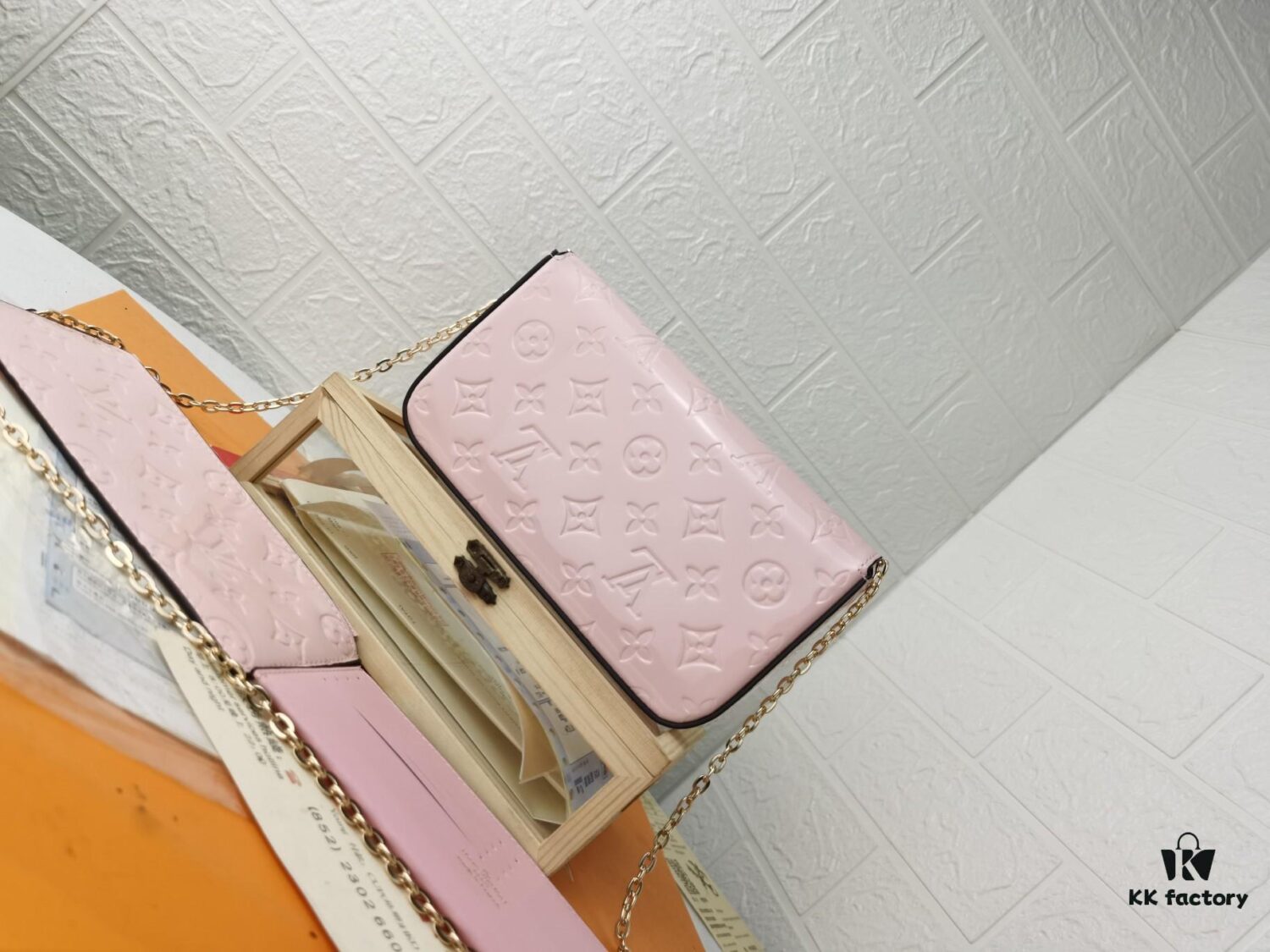 Replica High-Quality Full Steel Hardware Embossed Patent Leather Louis Vuitton Felicie Handbag