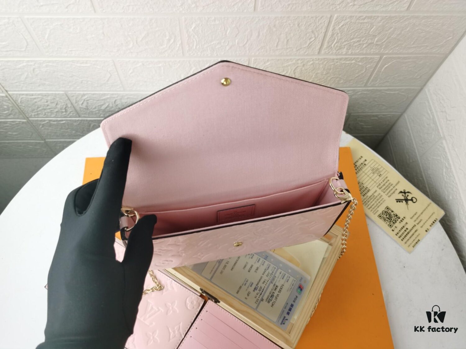 Replica High-Quality Full Steel Hardware Embossed Patent Leather Louis Vuitton Felicie Handbag
