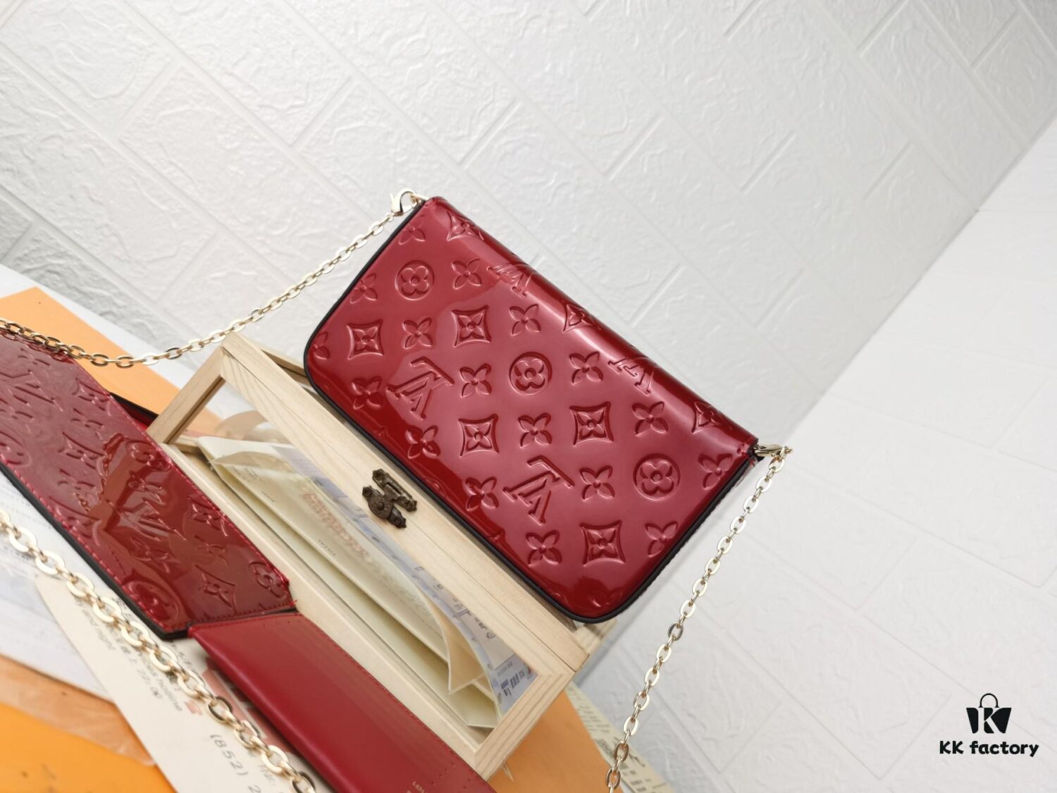 6930238c12f62673a6fada93 Replica High-Quality Full Steel Hardware Embossed Patent Leather Louis Vuitton Felicie Handbag