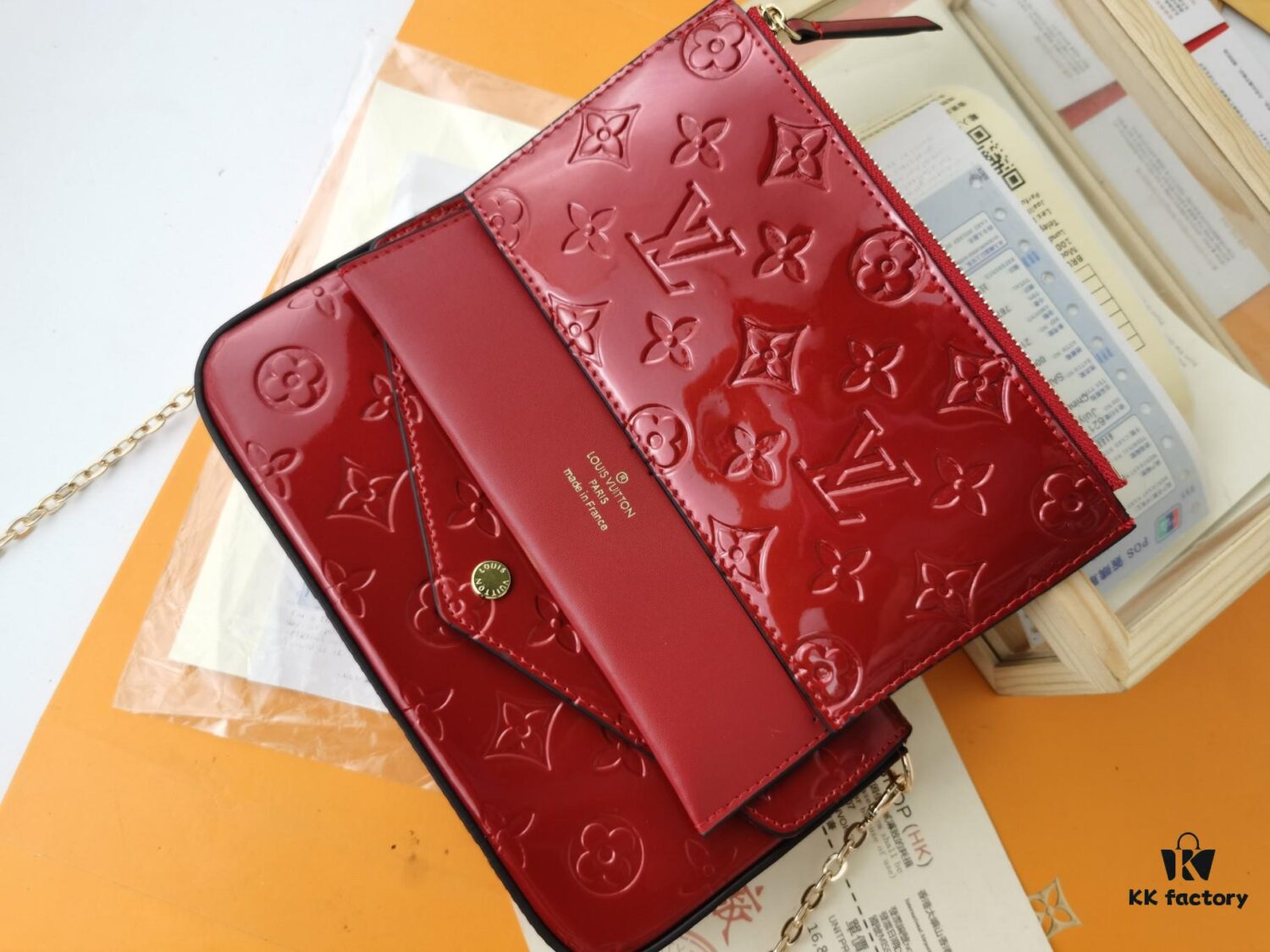 6930239012f62673a6fada95 Replica High-Quality Full Steel Hardware Embossed Patent Leather Louis Vuitton Felicie Handbag