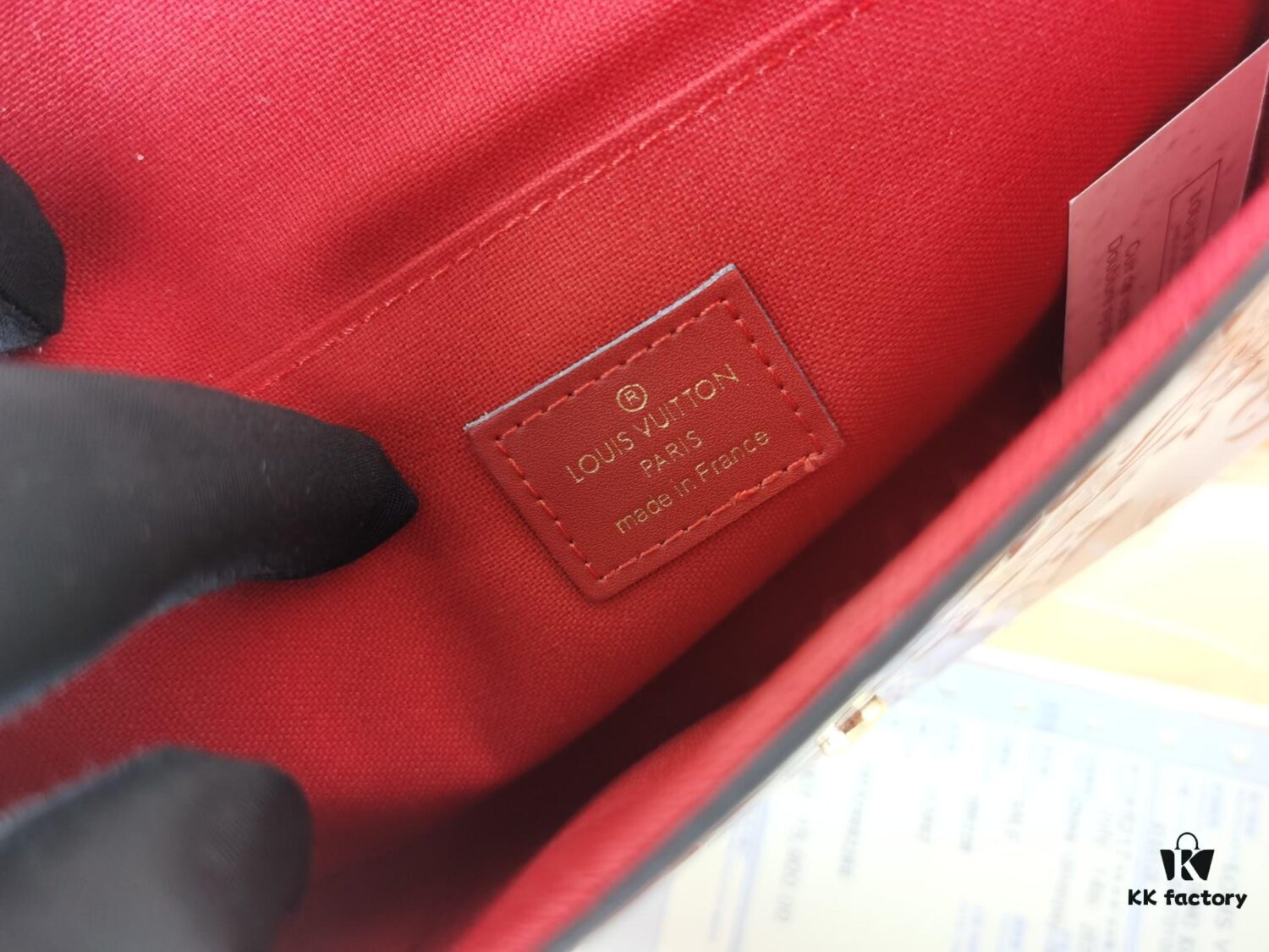 6930239112f62673a6fada98 Replica High-Quality Full Steel Hardware Embossed Patent Leather Louis Vuitton Felicie Handbag