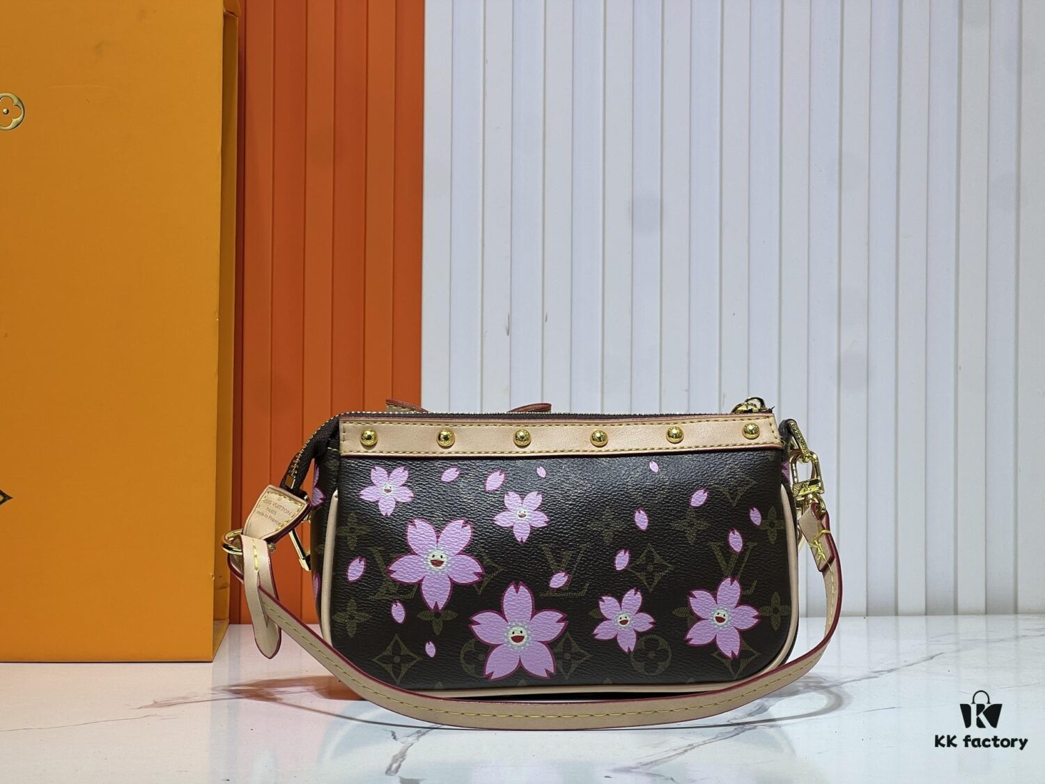 693024a712f62673a6fadbc8 M13666 Pochette Accessoires Bag