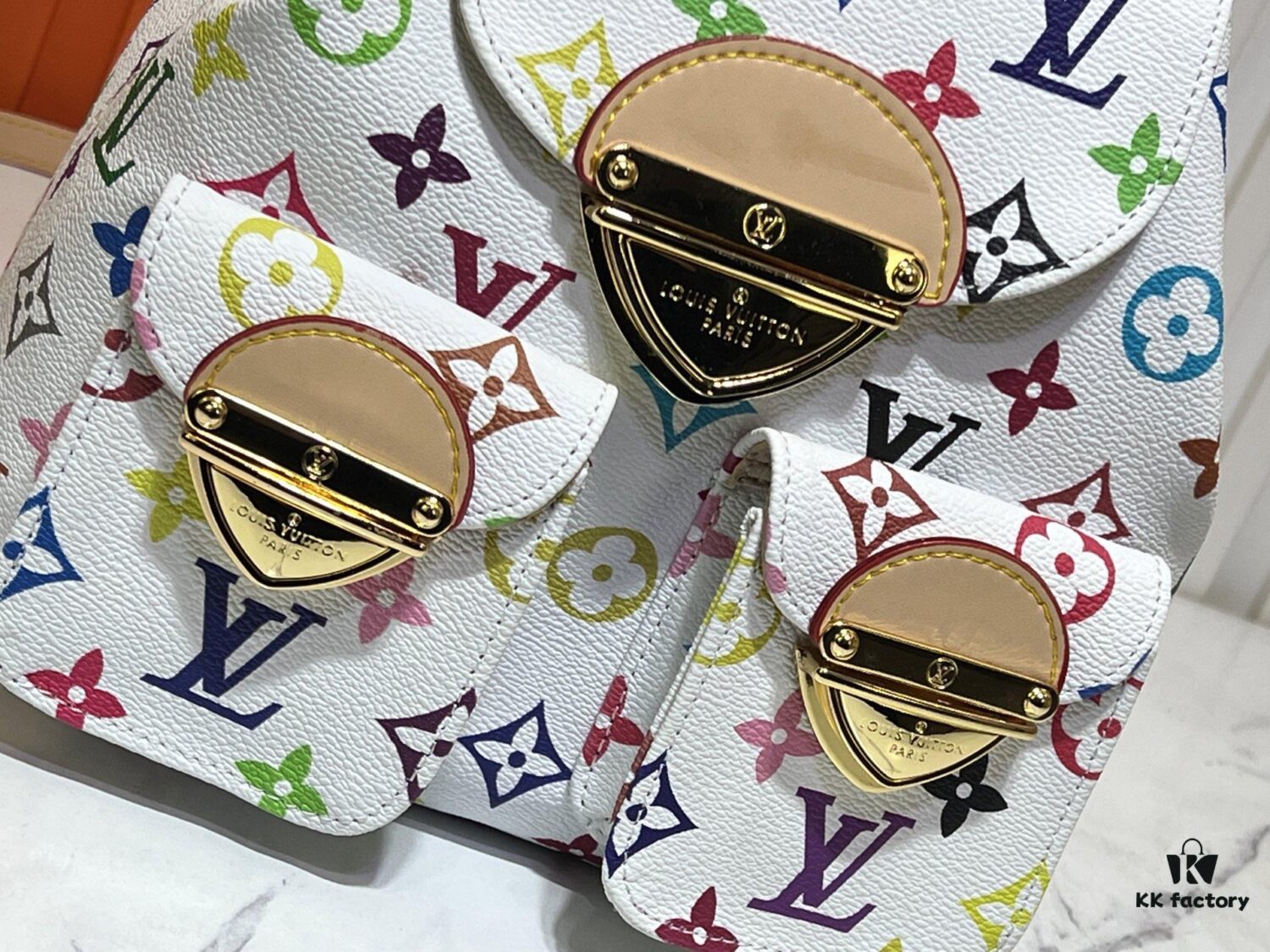 693024cc12f62673a6fadbde VENICE Backpack M13081-M46836 White Multicolor (Takashi Murakami)