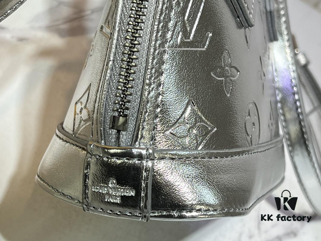 693024f612f62673a6fadbfa M11835 M53151 M82717 LV Ski Alma Mini Bag