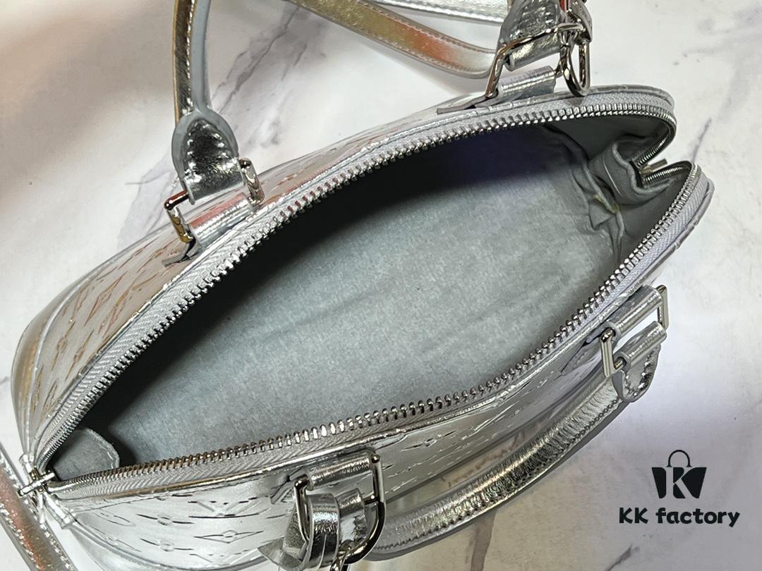 6930250812f62673a6fadc07 M11835 M53151 M53152 LV Ski Alma Medium Handbag
