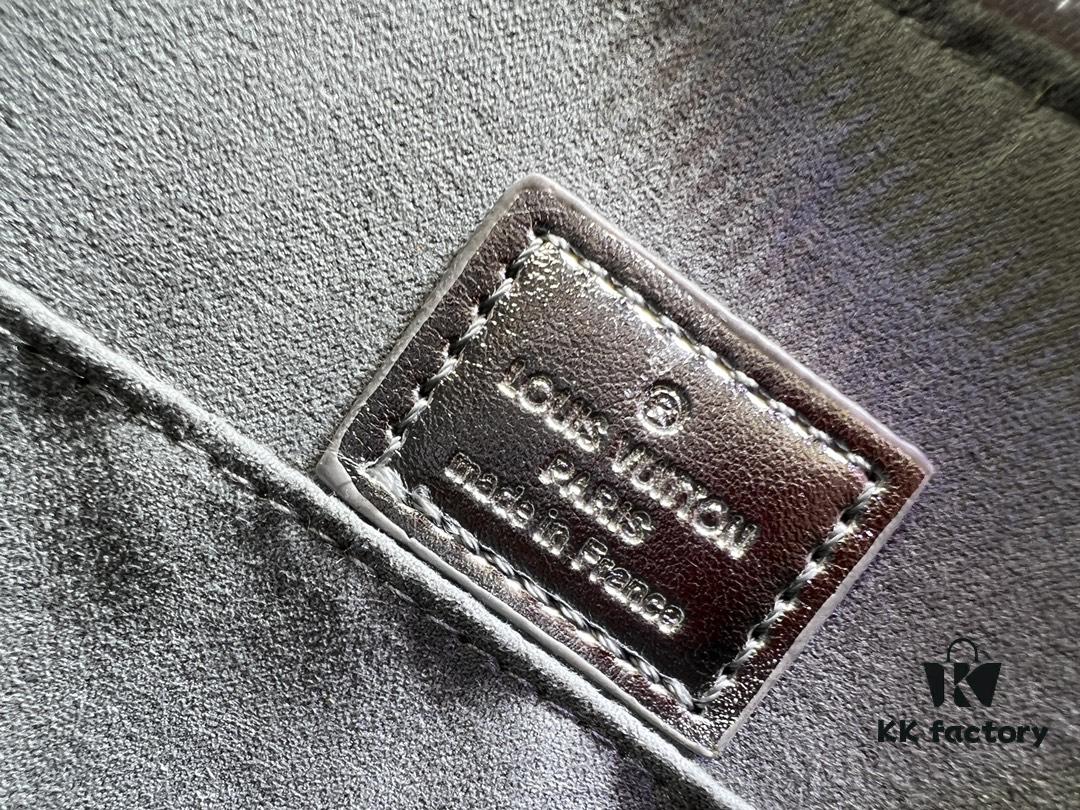 6930251712f62673a6fadc13 M11835 M53151 Alma BB Bag from the LVSki Collection