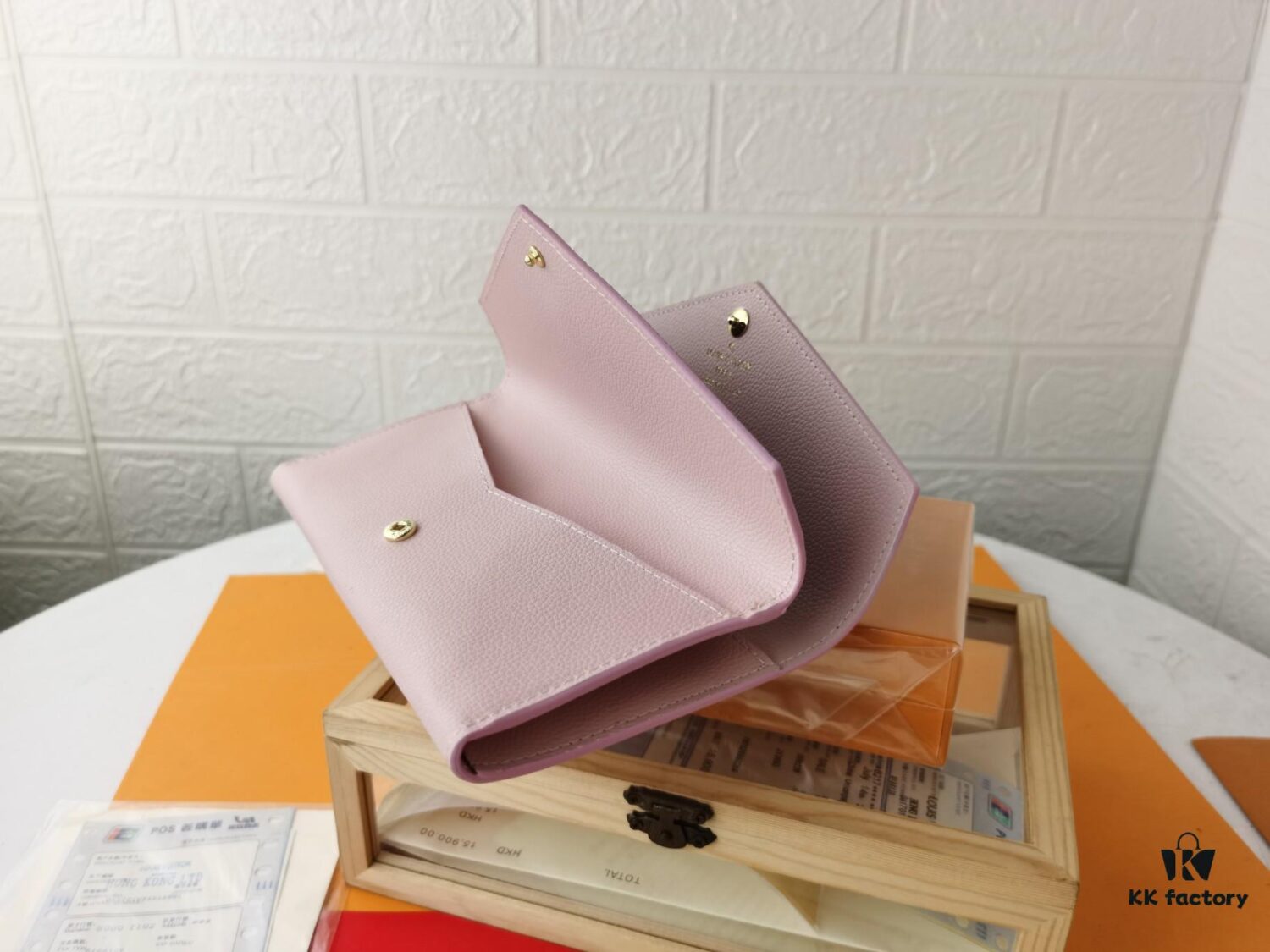 Top Quality Original 💎 [Actual Product Photography, Personal Background] M64317 Petite Grain Calfskin Leather with Iconic Monogram Canvas Wallet