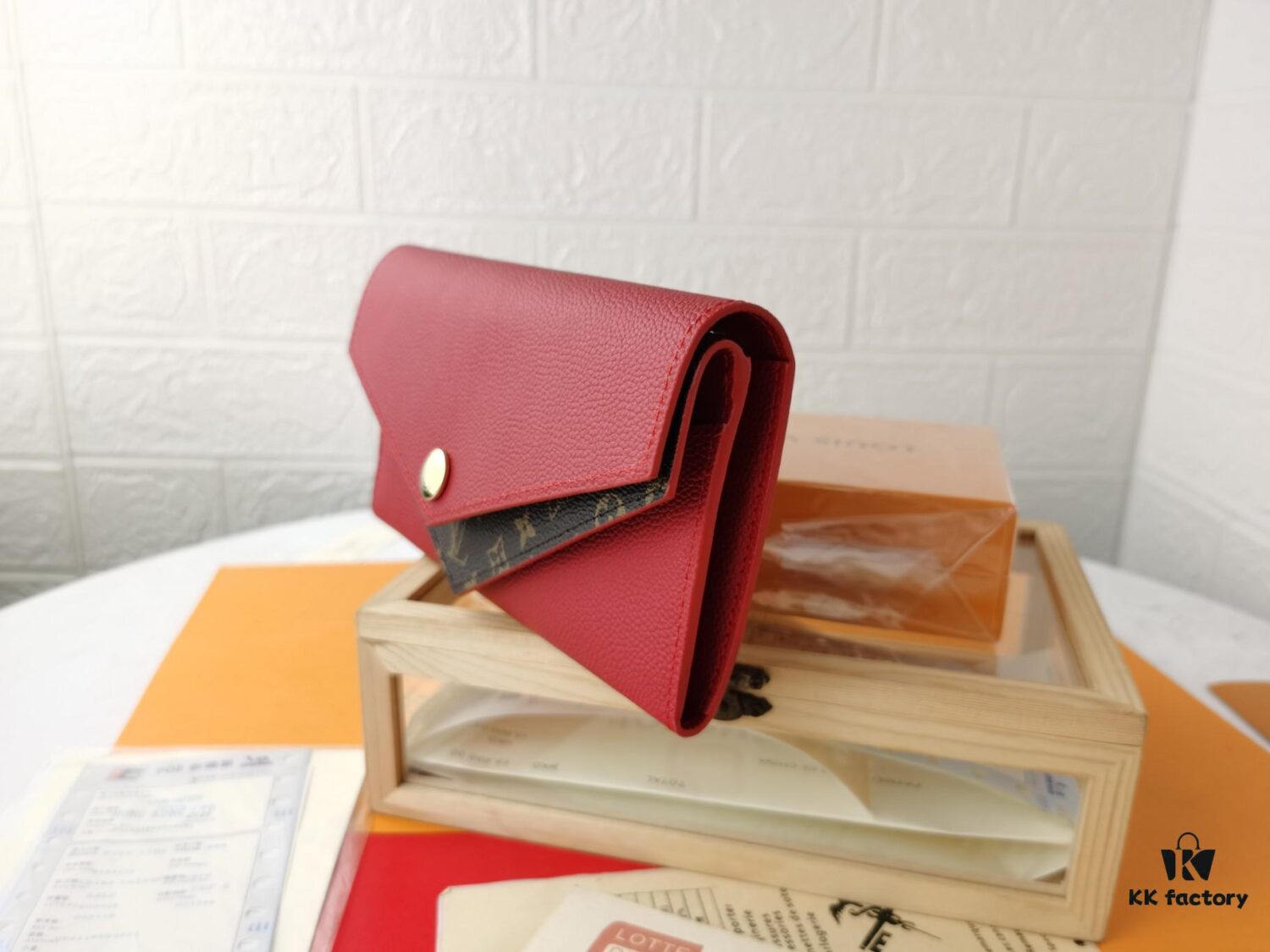 Top Original 💎 [Real Photo, Own Background] M64317 Fine-Grained Calfskin Leather with Iconic Monogram Canvas, This Trendy Wallet Stylishly Echoes Louis Vuitton's Double V Handbag Series