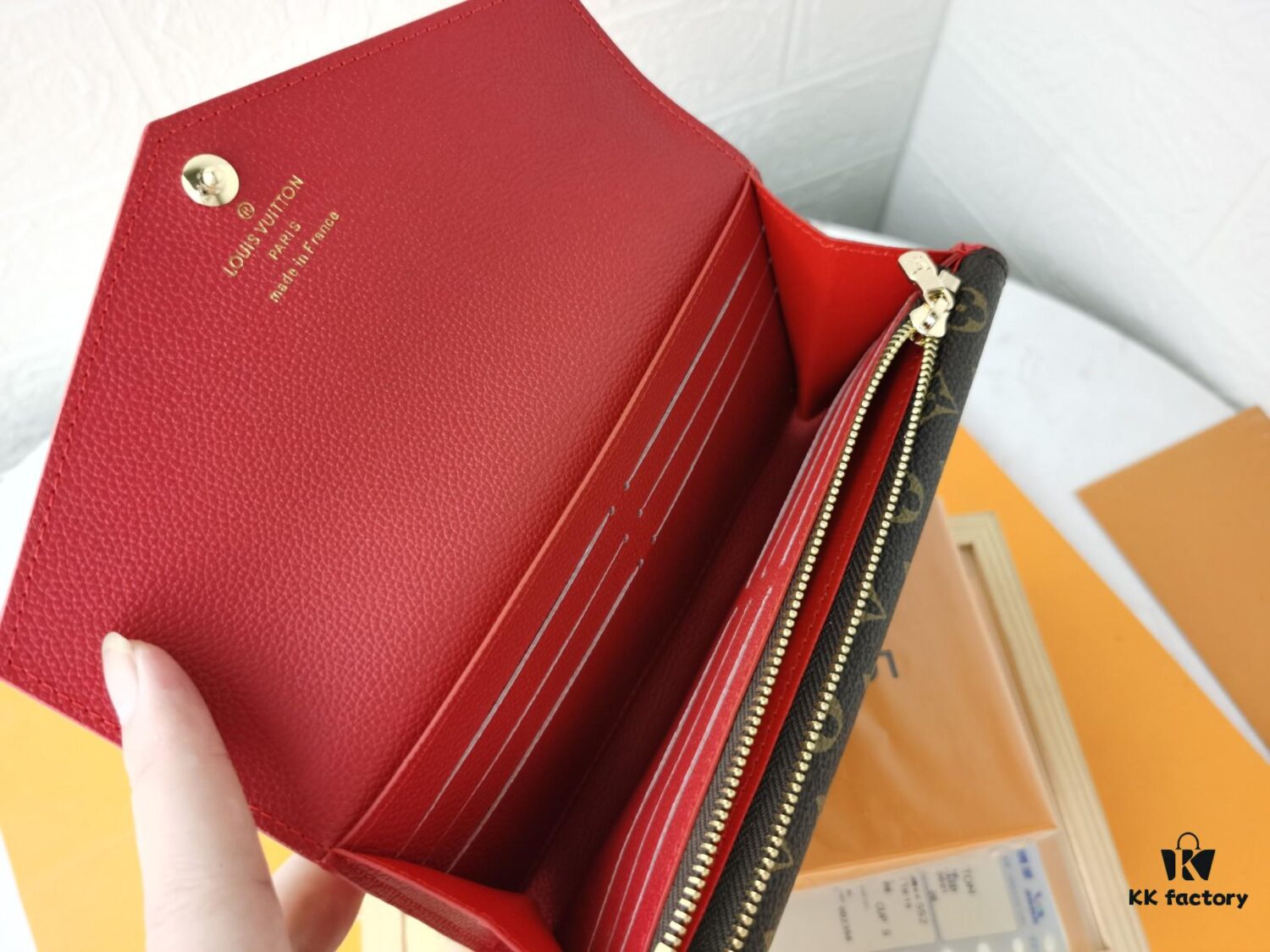 Top Original 💎 [Real Photo, Own Background] M64317 Fine-Grained Calfskin Leather with Iconic Monogram Canvas, This Trendy Wallet Stylishly Echoes Louis Vuitton's Double V Handbag Series