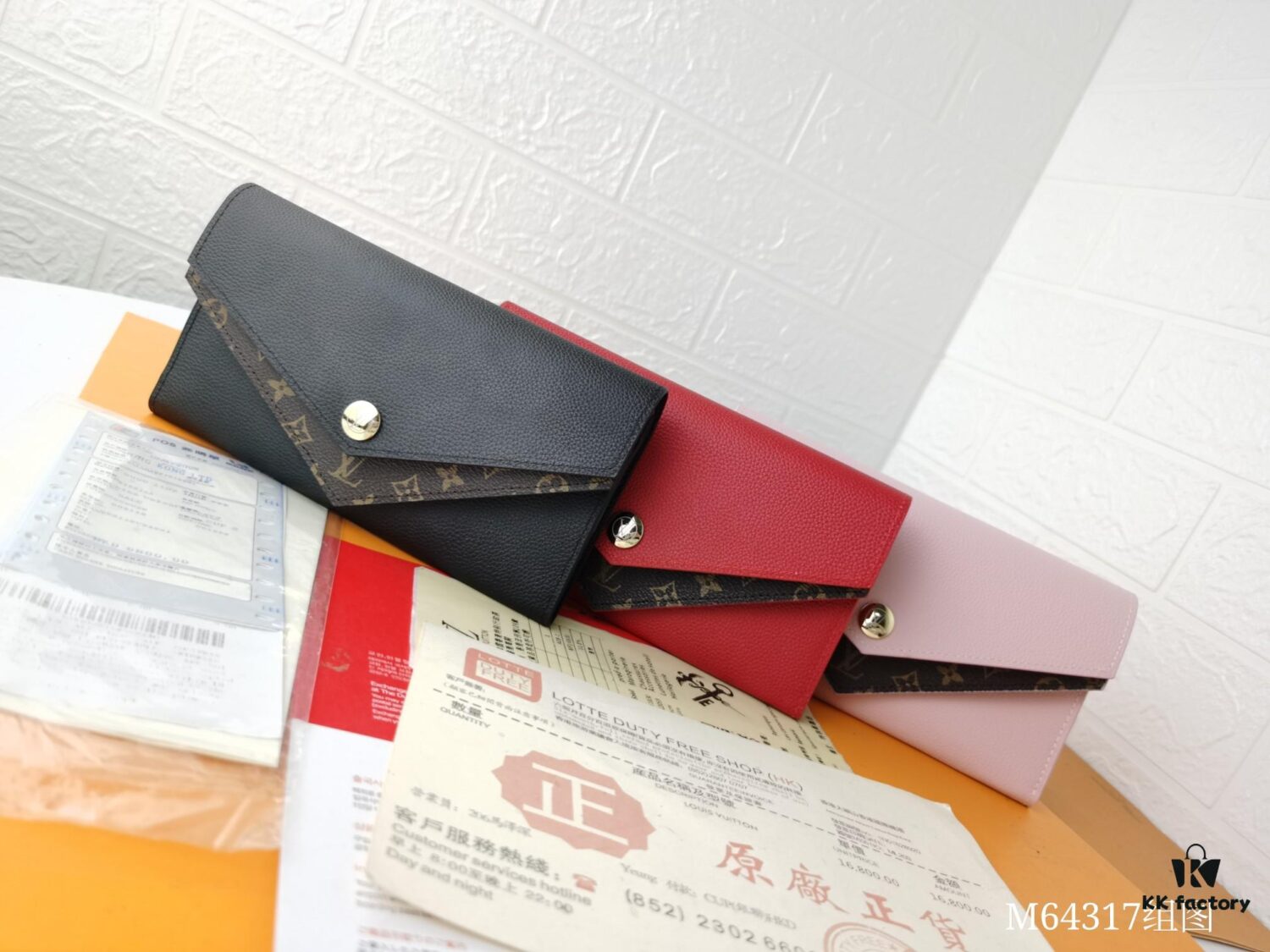 Top Original 💎 [Real Photo, Own Background] M64317 Fine-Grained Calfskin Leather with Iconic Monogram Canvas, This Trendy Wallet Stylishly Echoes Louis Vuitton's Double V Handbag Series