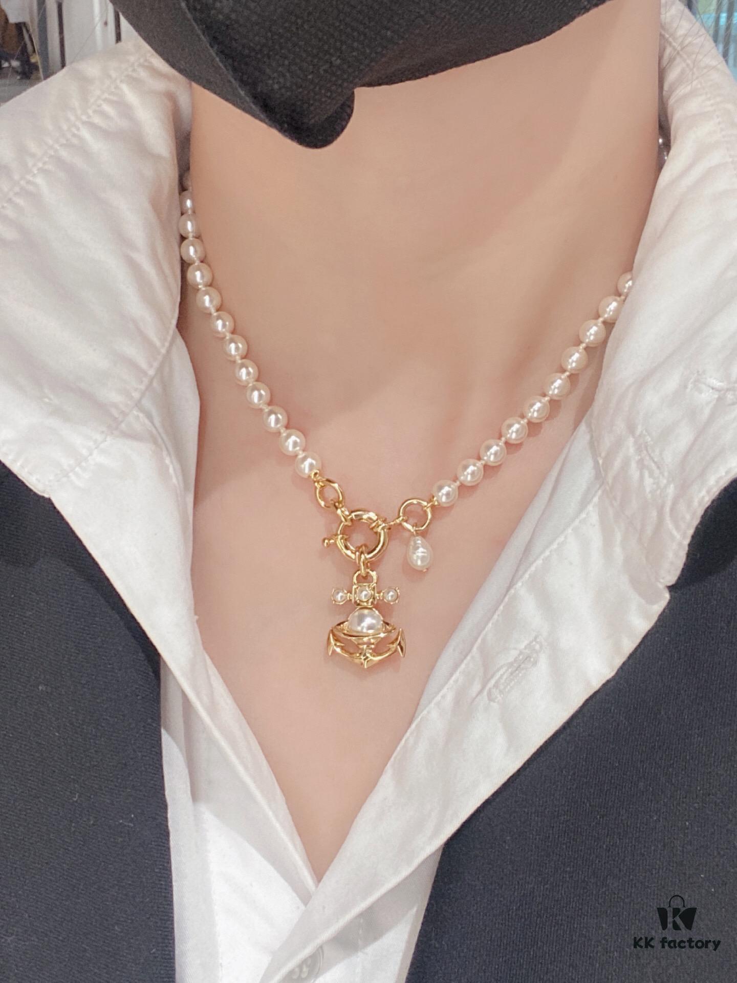 West Queen Exquisite Anchor Necklace
