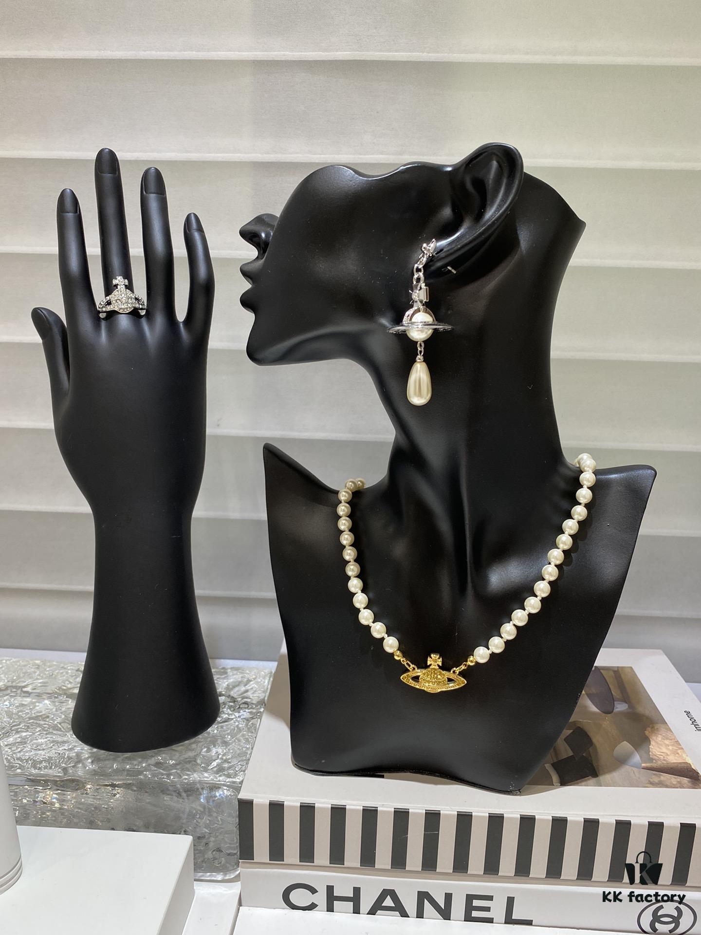 693036e3f09edb6de4c4cd04 Saturn | Vivienne Westwood Jewelry Pearl Necklace in Gold