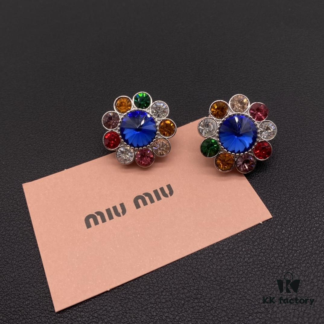 69303716f09edb6de4c4cd32 Miu Miu Elegant Heart Pearl Ear Cuffs – Minimalist Luxury Design with Vintage Charm