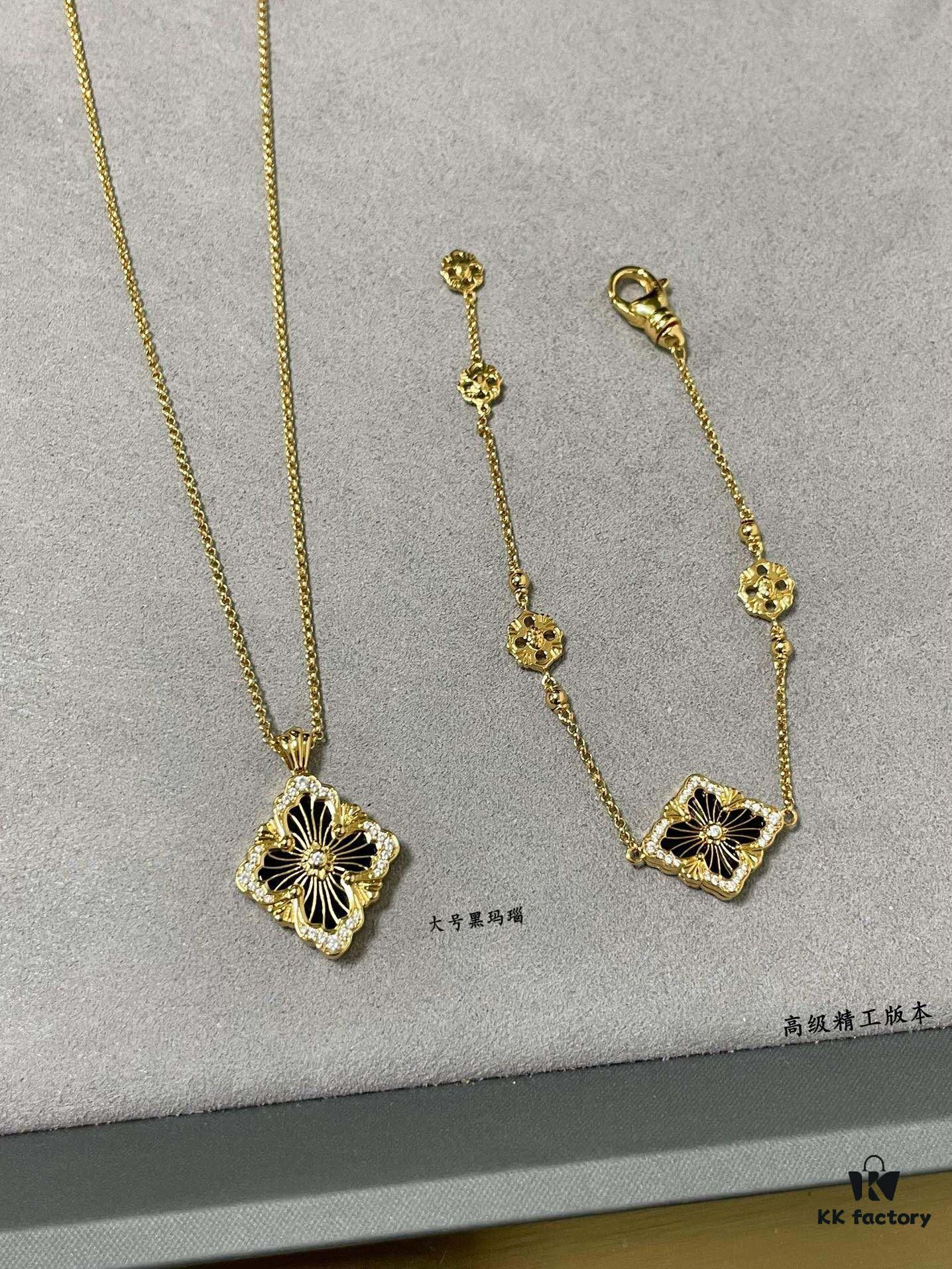 6930373cf09edb6de4c4cd57 Buccellati Large Opera Series Onyx Bracelet, Vintage Court-style Clover and Four-petal Shell Double-sided Necklace