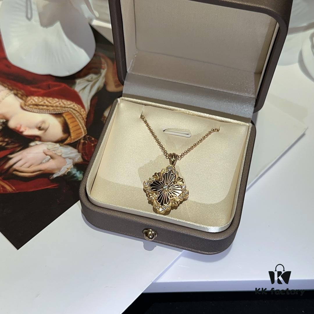 69303747f09edb6de4c4cd62 Market First Release‼️ Black Onyx Necklace #Brushed Four-Leaf Clover Diamond-Set Necklace Buccellati Opera Large Diamond Necklace 💎 Retro Stylish Versatile High-End Piece Exquisite Italian Brushed Craftsmanship 🧚♀️ Mysterious Black Onyx