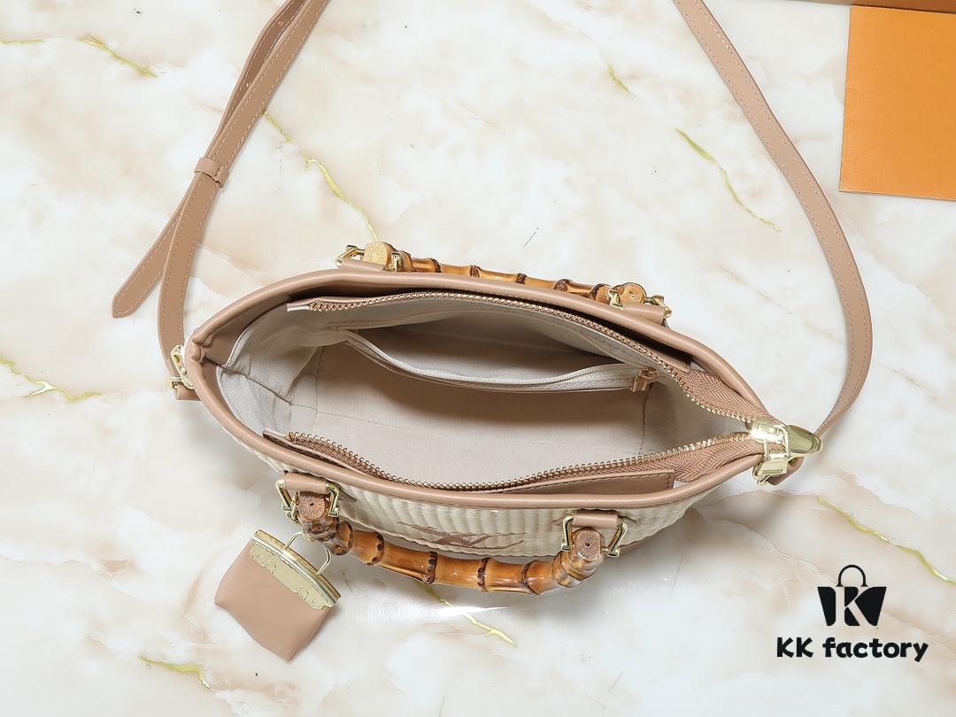 69303775f09edb6de4c4cd90 Upgraded Original M66588 Wallet On Chain Handbag from Louis Vuitton LV Bloom Collection